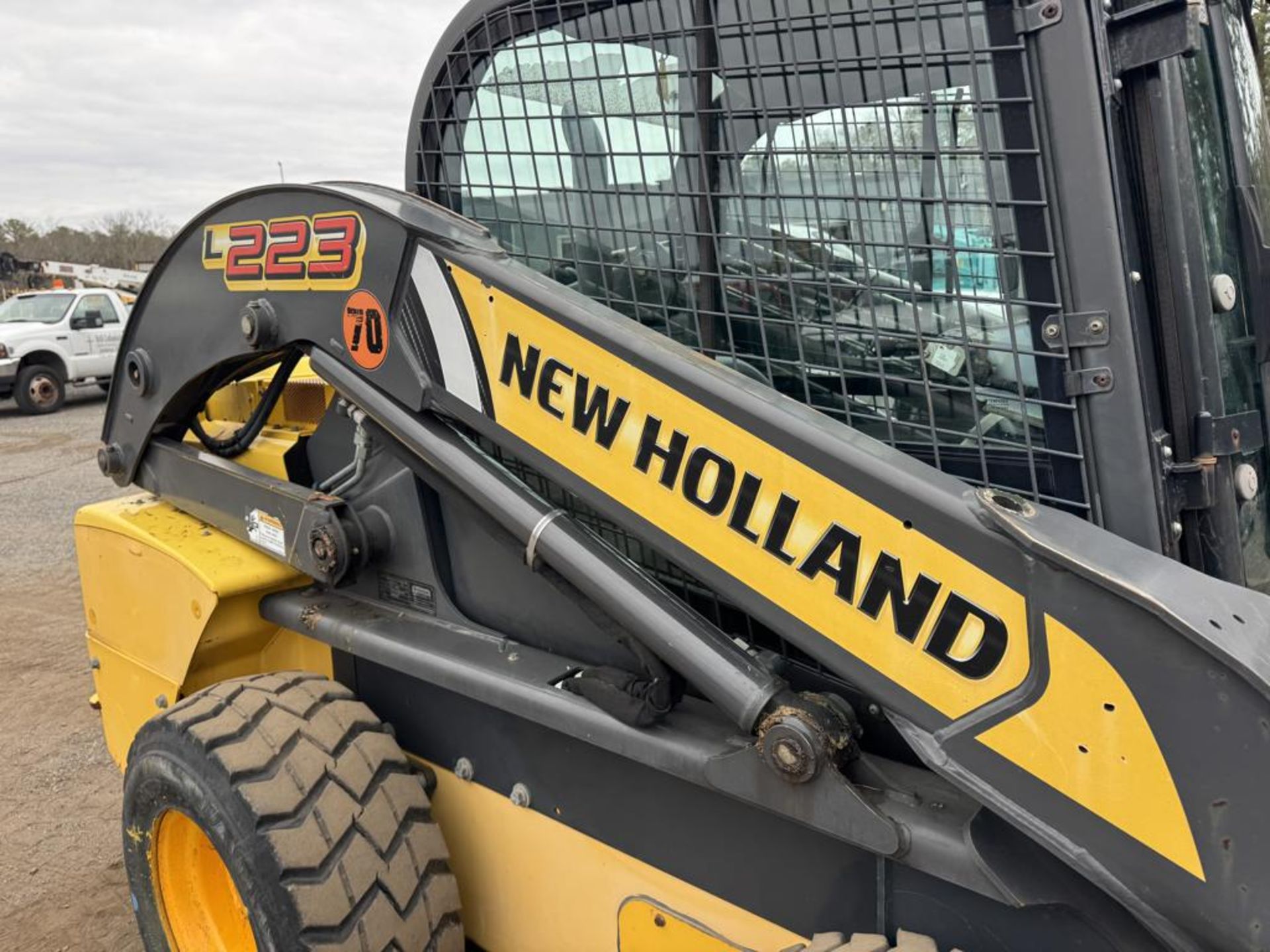2013 New Holland L223 Skid Steer - Image 21 of 32