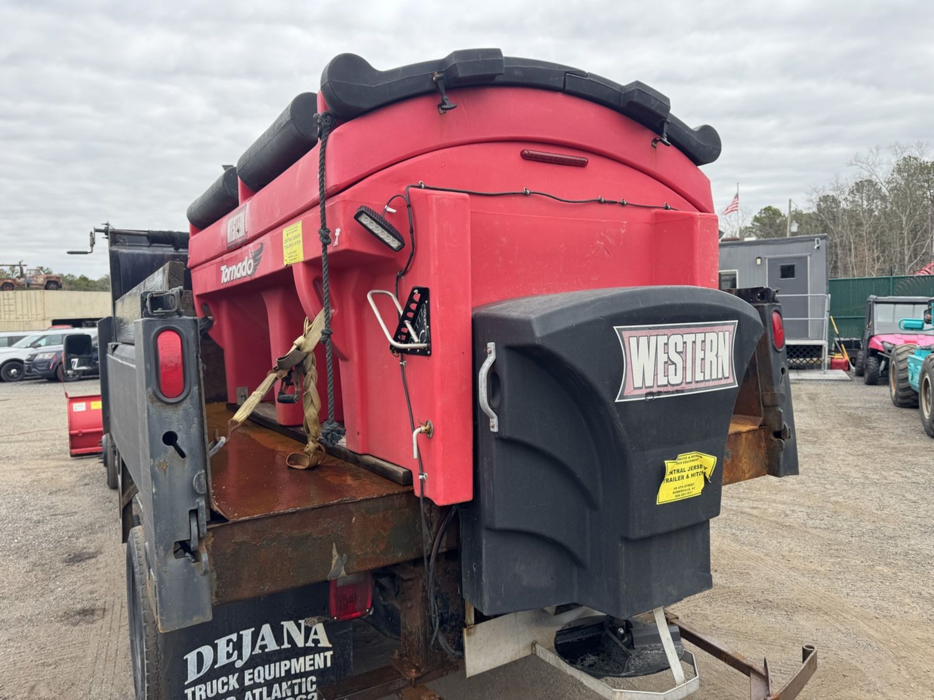 2016 Ford F-550 Mason Dump 4x4 w/ Plow and Salter - Image 24 of 39