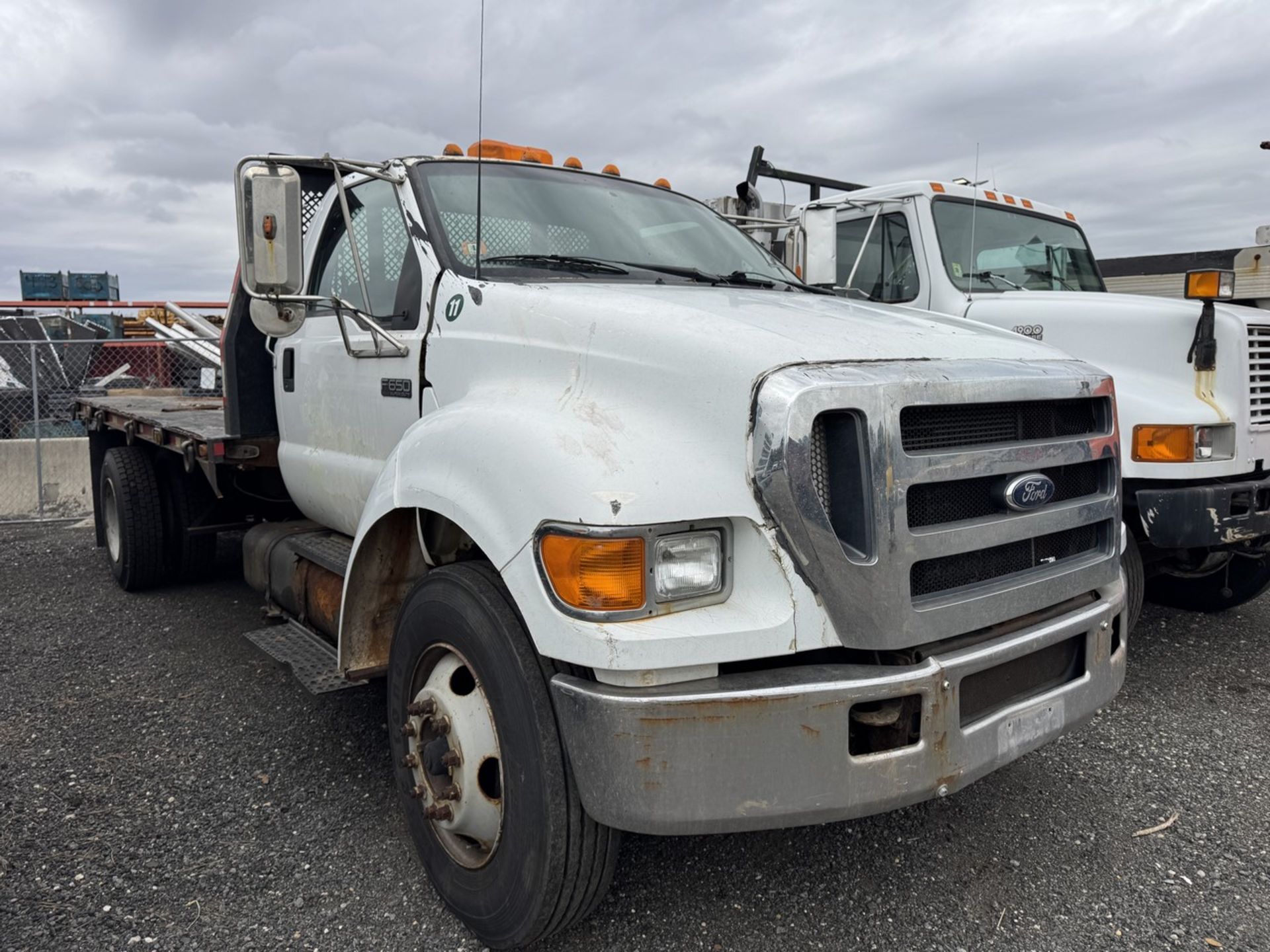 2004 Ford F-650 Flat Bed 4x2 (INOPERABLE)