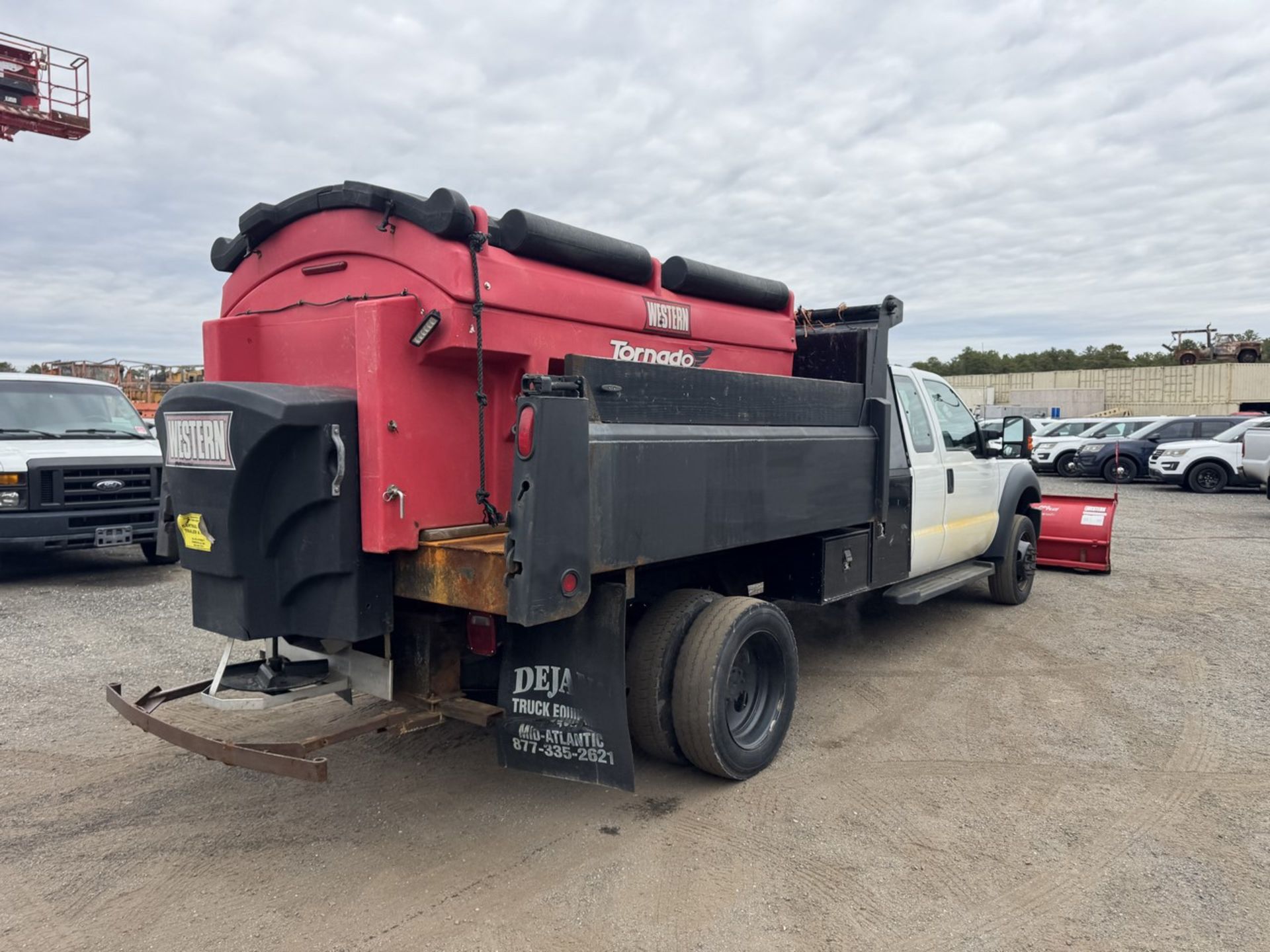 2016 Ford F-550 Mason Dump 4x4 w/ Plow and Salter - Image 6 of 39