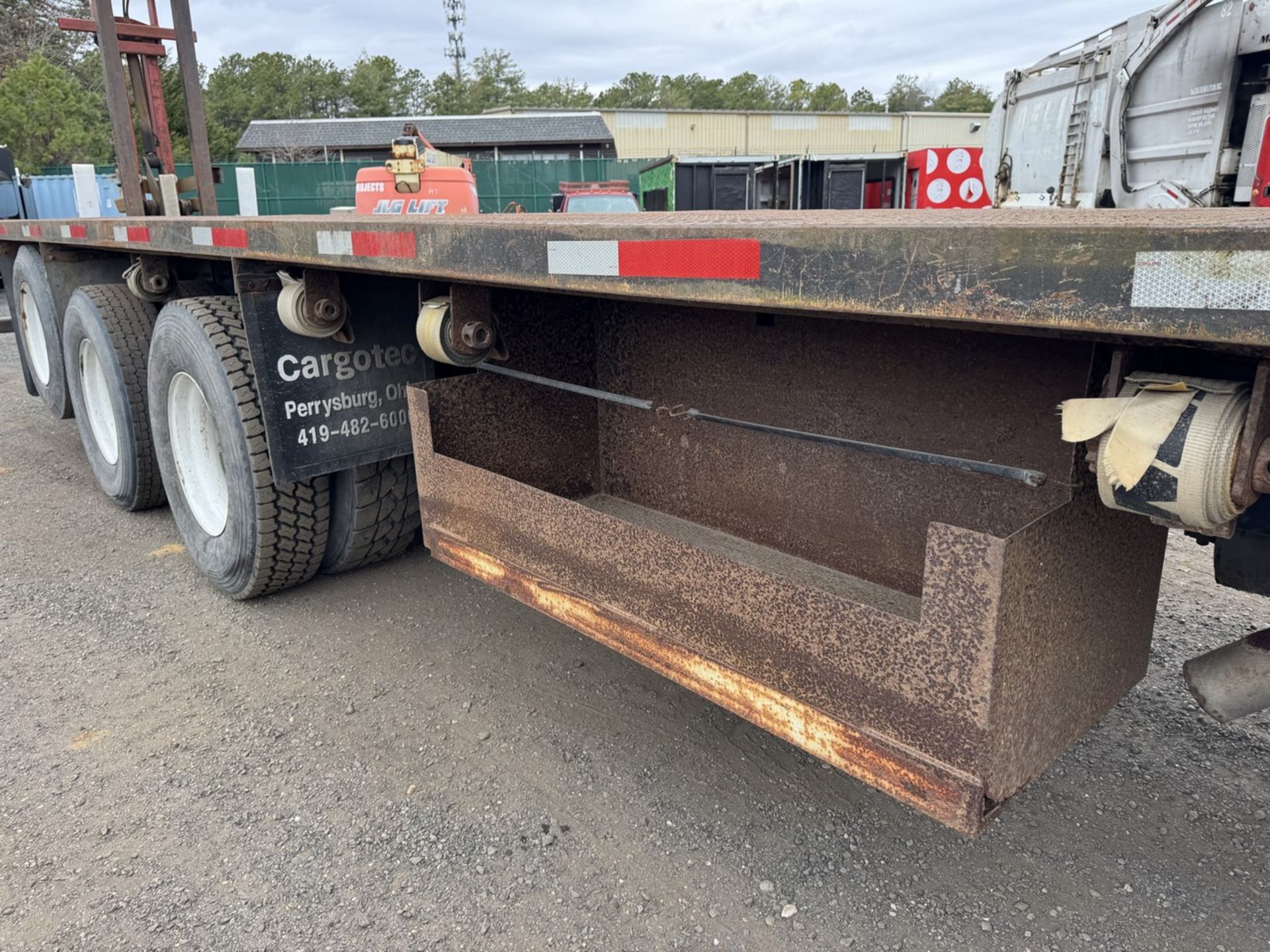 2005 HIAB 255K-2 HIPRO Material Crane Mounted on 2005 Sterling 6513 - Image 38 of 56