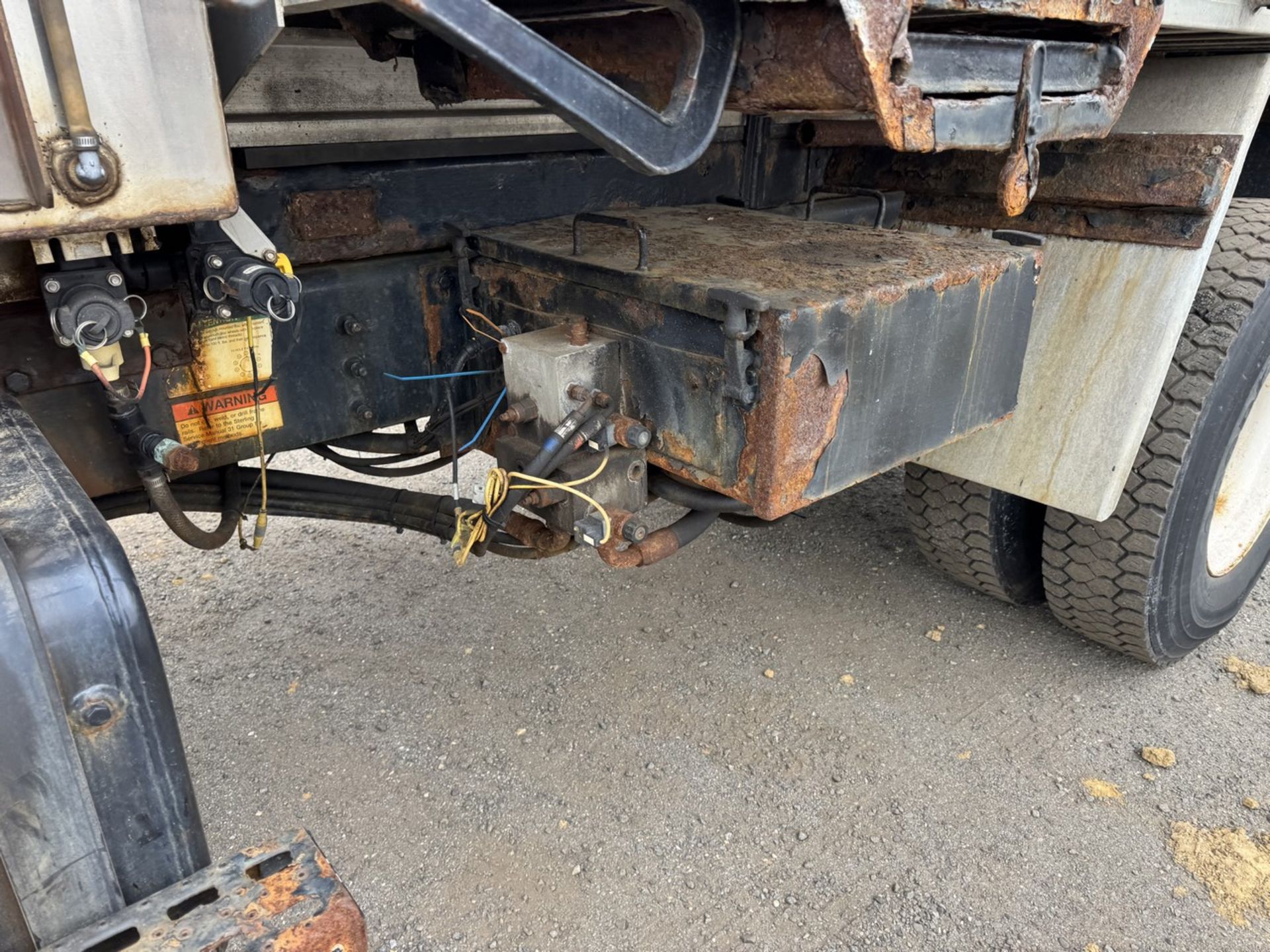 2004 Sterling Single Axle Dump - Image 18 of 34