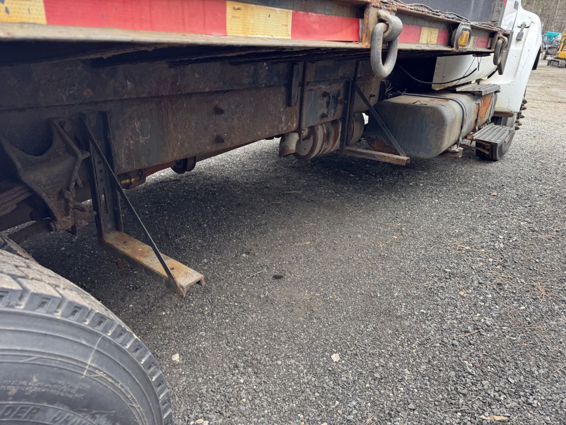 2004 Ford F-650 Flat Bed 4x2 (INOPERABLE) - Image 17 of 23