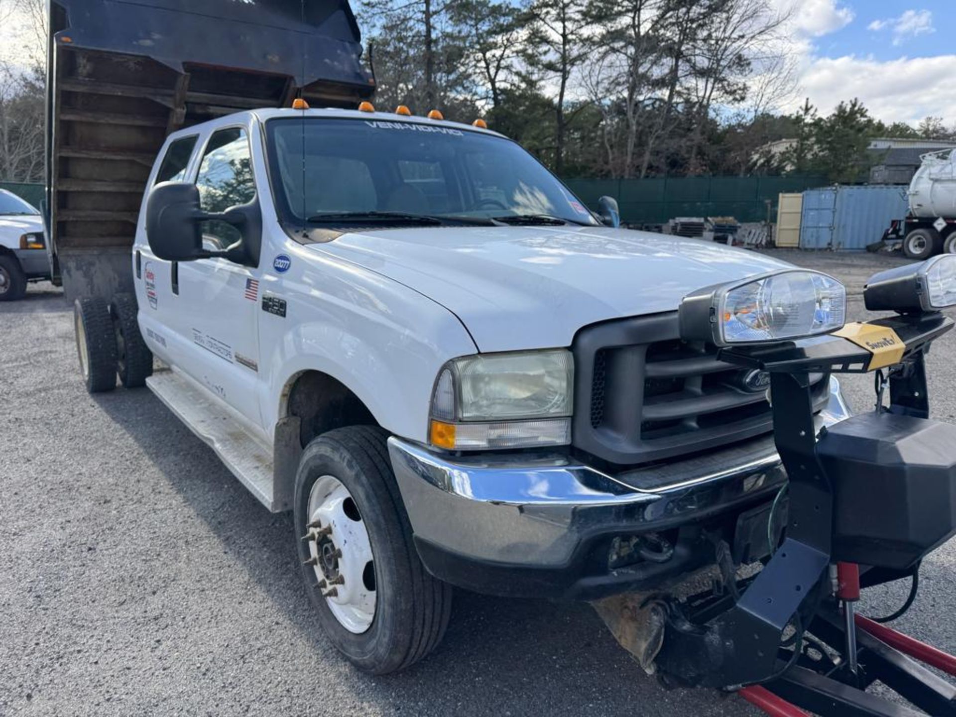 2004 Ford F-450 Mason Dump 4x4 w/ Plow - Image 15 of 32