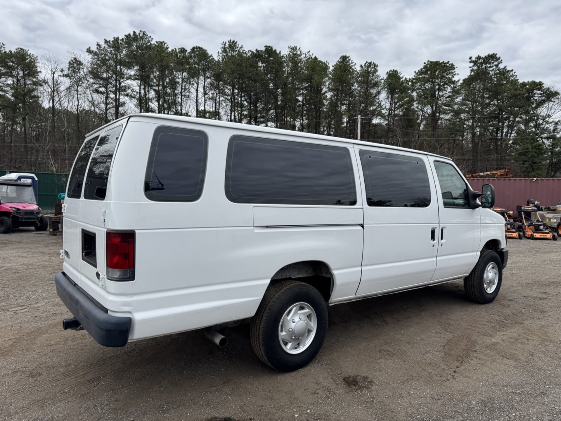 2008 Ford E-350 - Image 5 of 23