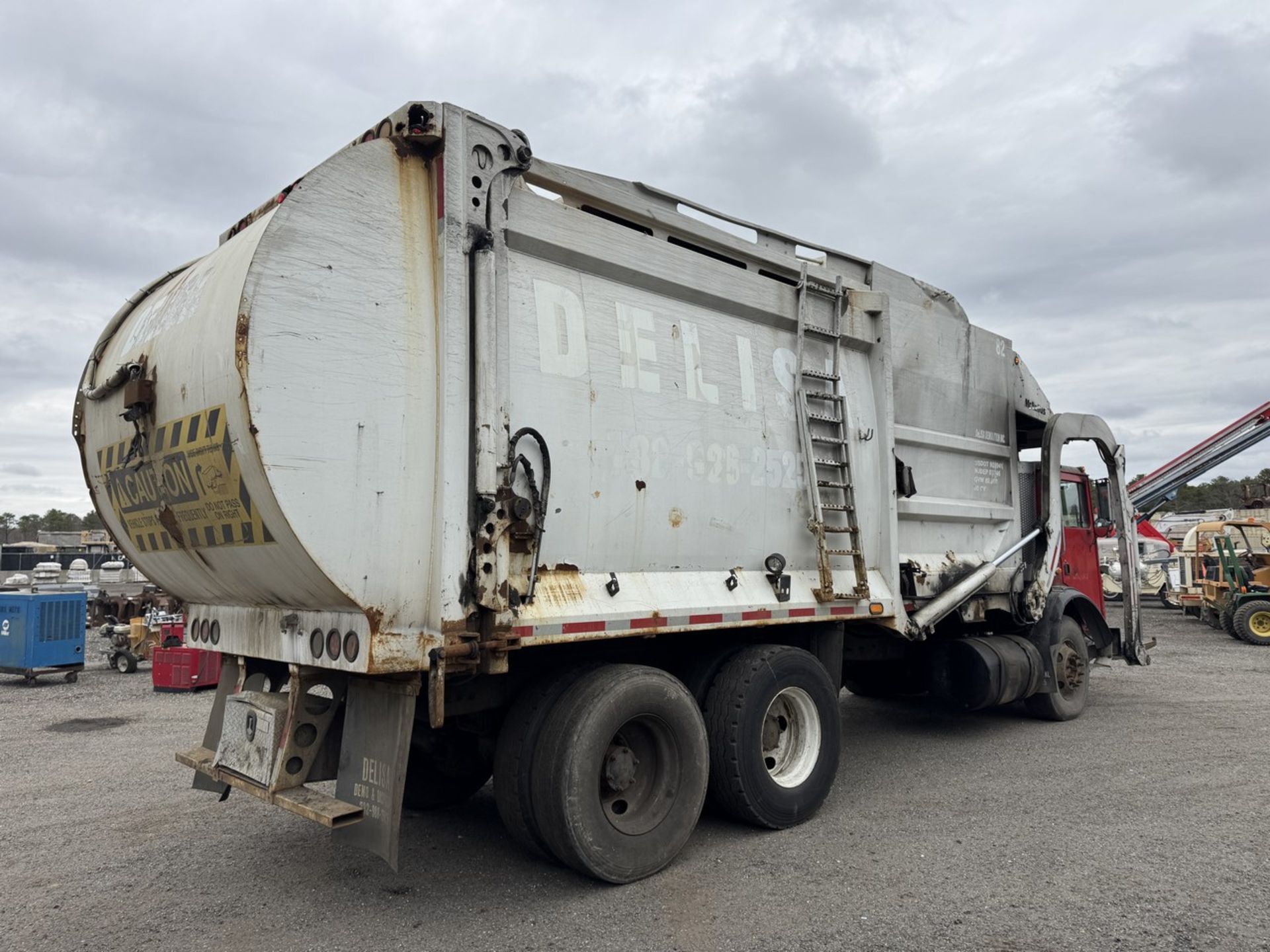 2009 Mack Garbage Truck Front Loader - Image 6 of 46