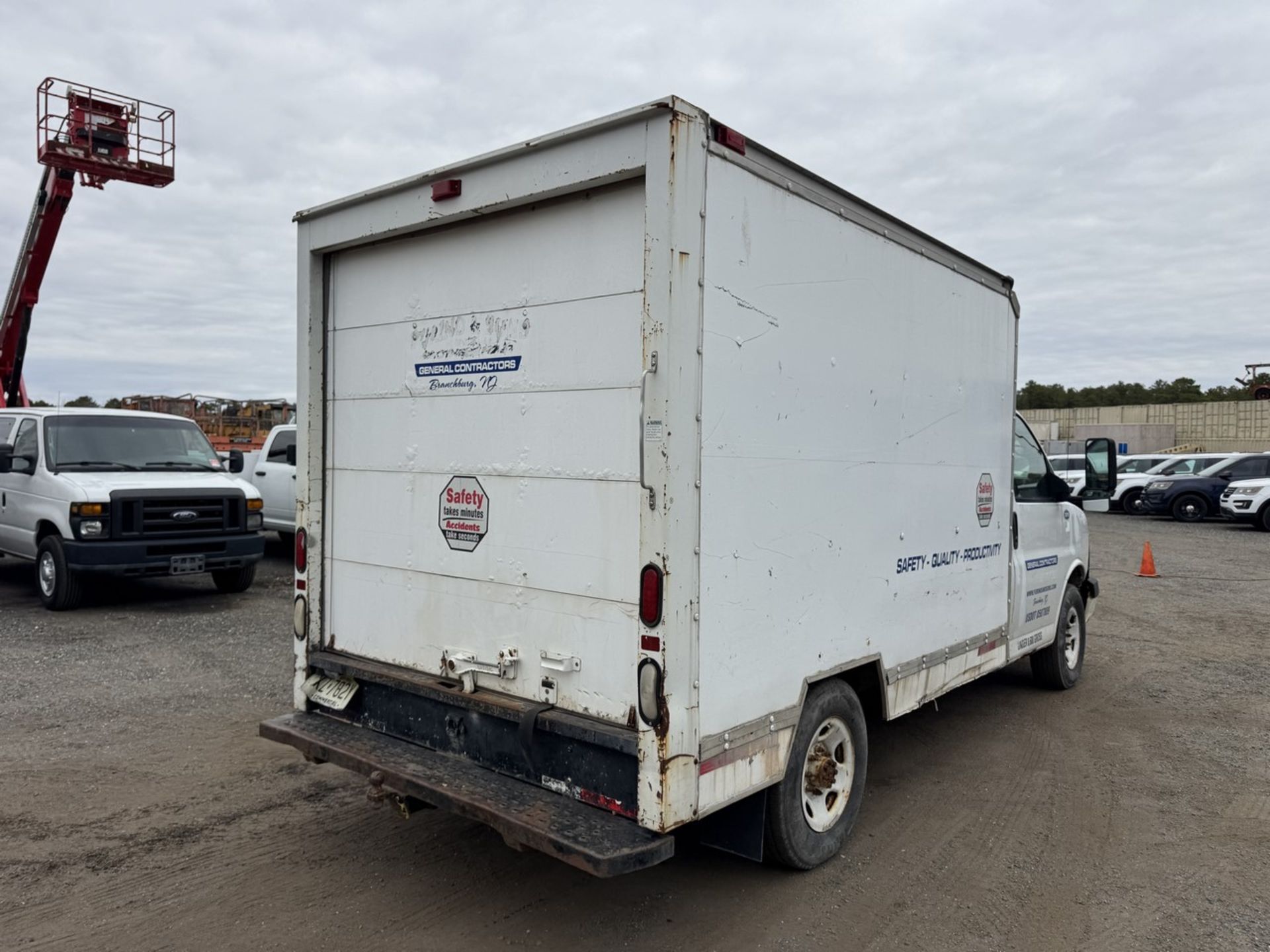 2003 GMC 2500 Box Van - Image 6 of 16