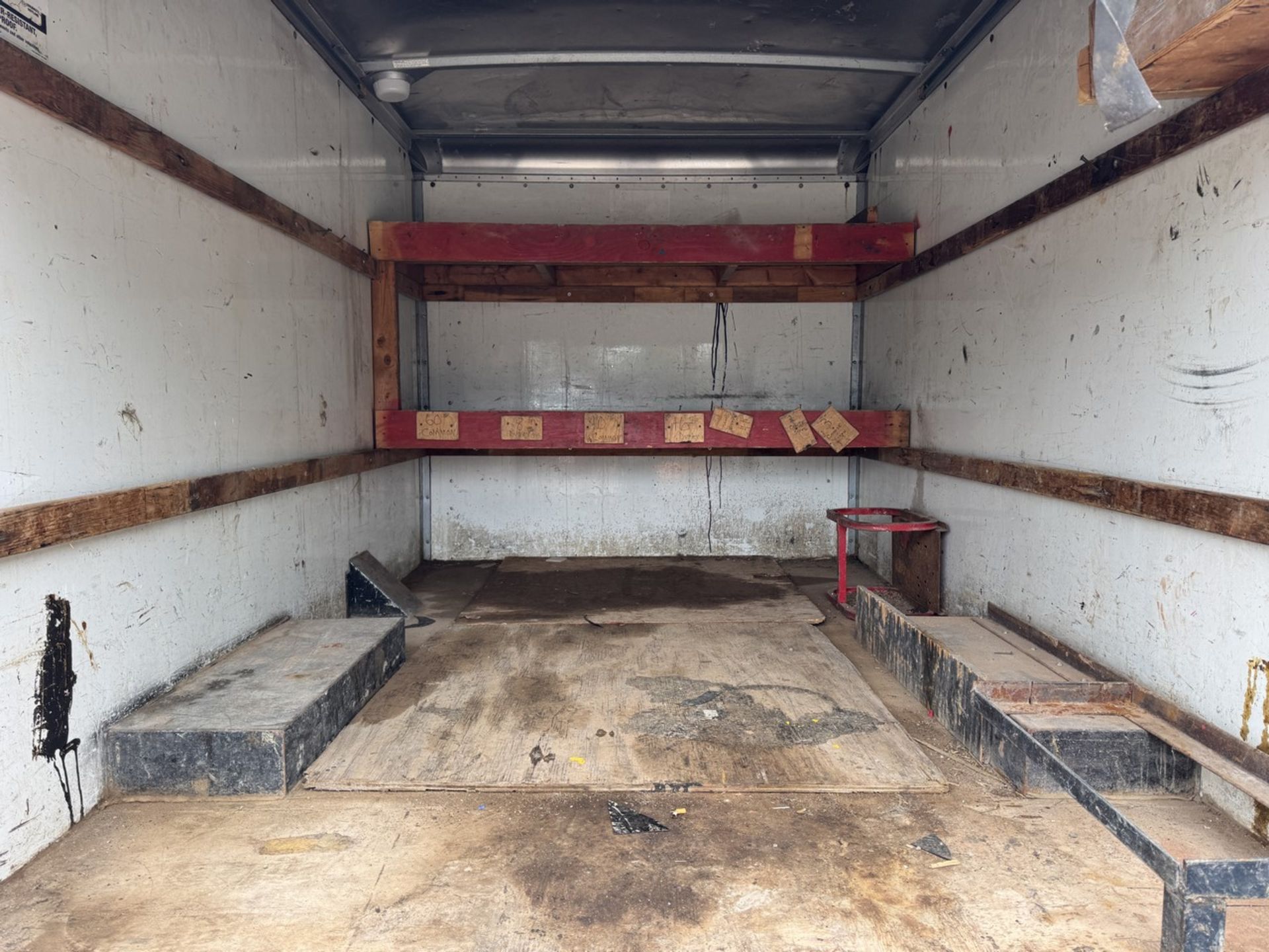 2003 GMC 2500 Box Van - Image 15 of 16