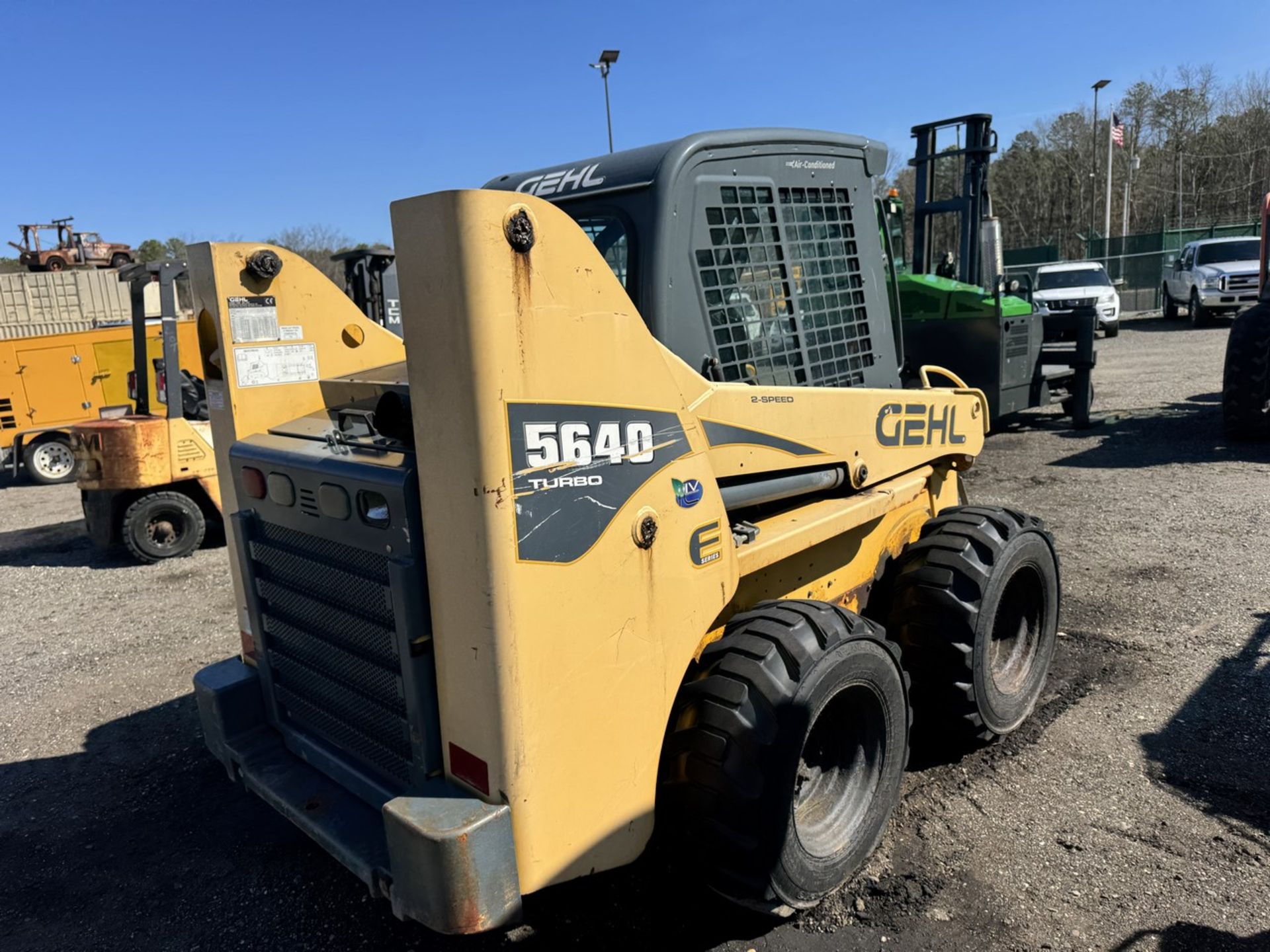 Gehl 5640 Skid Steer (INOPERABLE) - Image 10 of 21