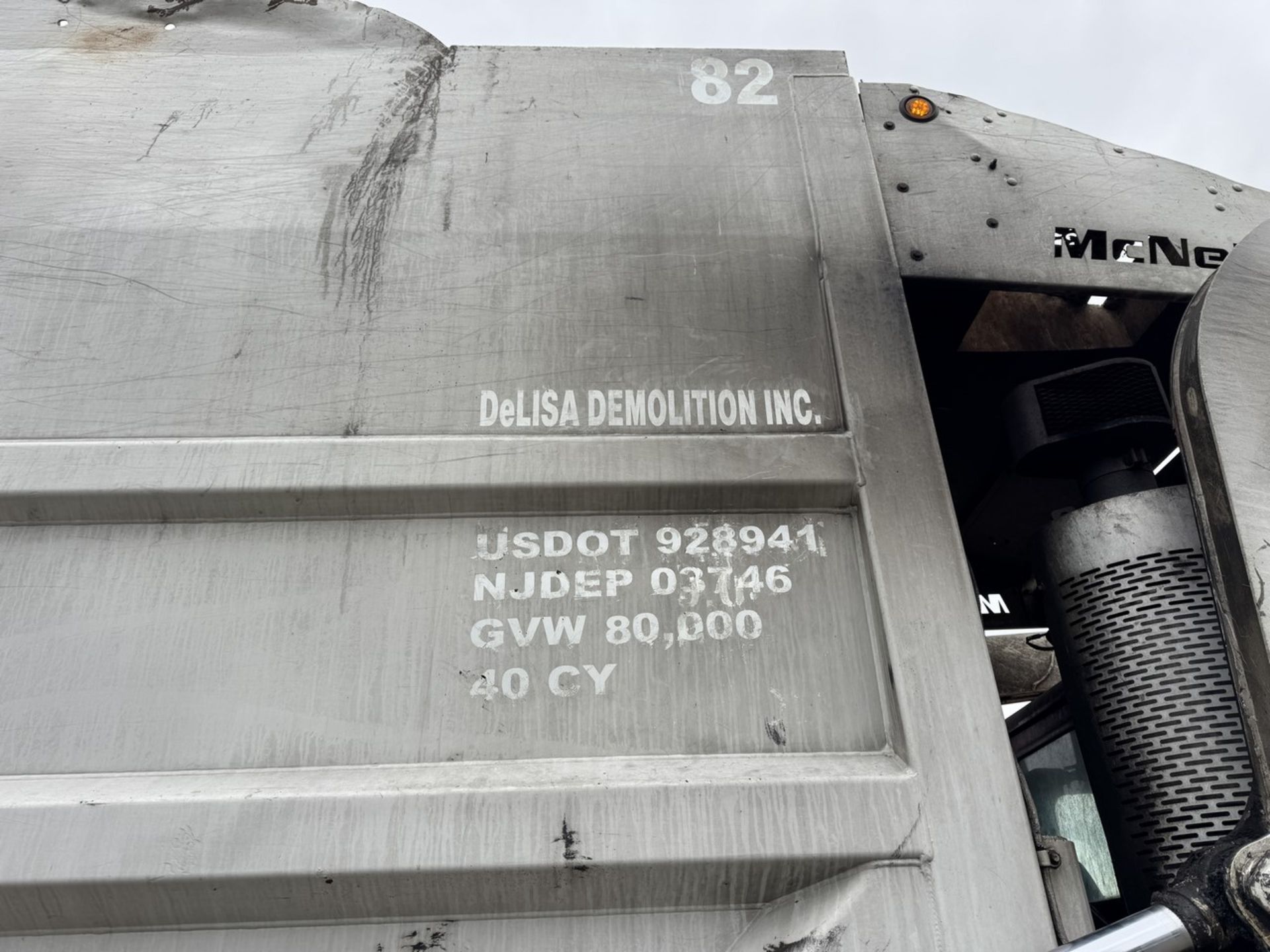 2009 Mack Garbage Truck Front Loader - Image 34 of 46