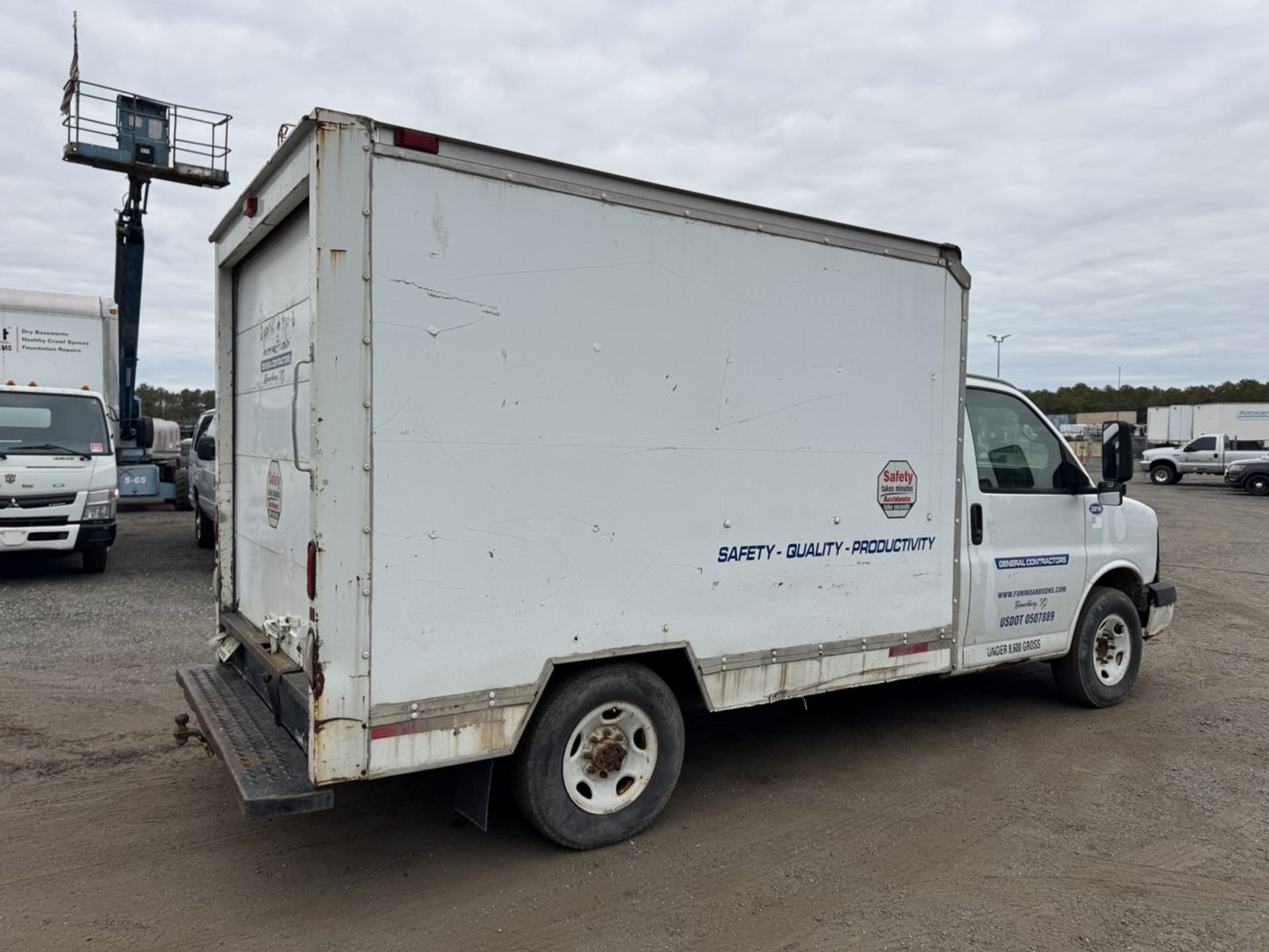 2003 GMC 2500 Box Van - Image 5 of 16