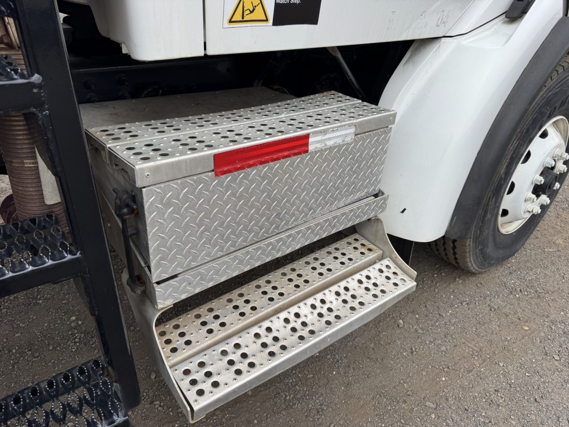 2004 Sterling L7500 Vacuum Loader Truck - Image 34 of 48