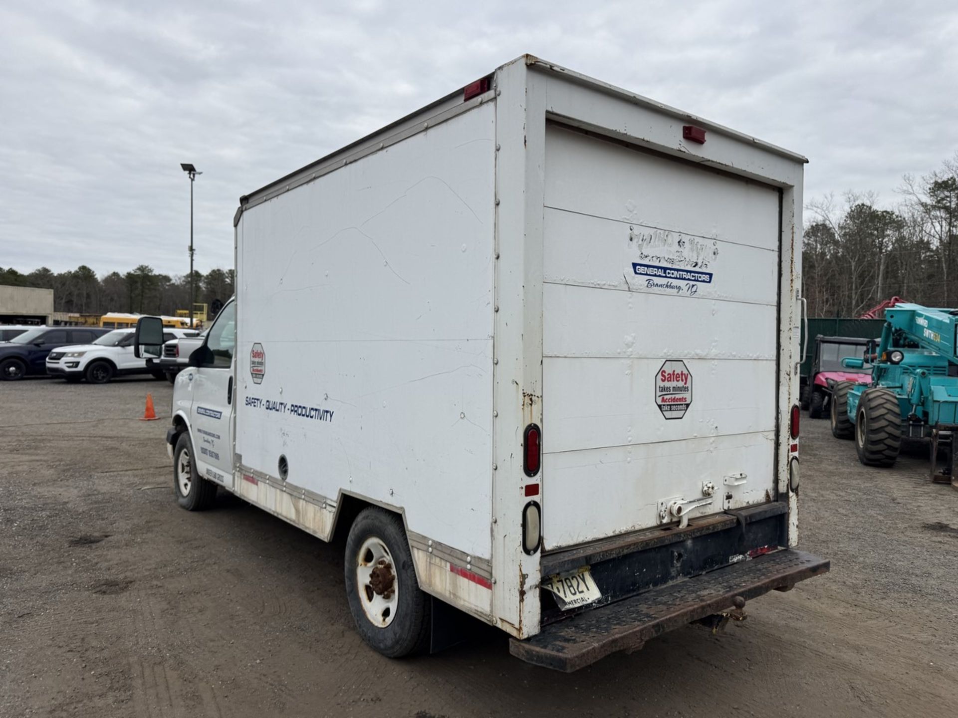 2003 GMC 2500 Box Van - Image 8 of 16