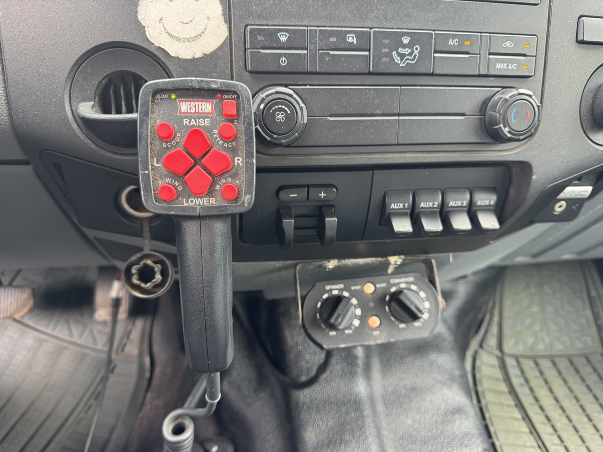 2016 Ford F-550 Mason Dump 4x4 w/ Plow and Salter - Image 36 of 39