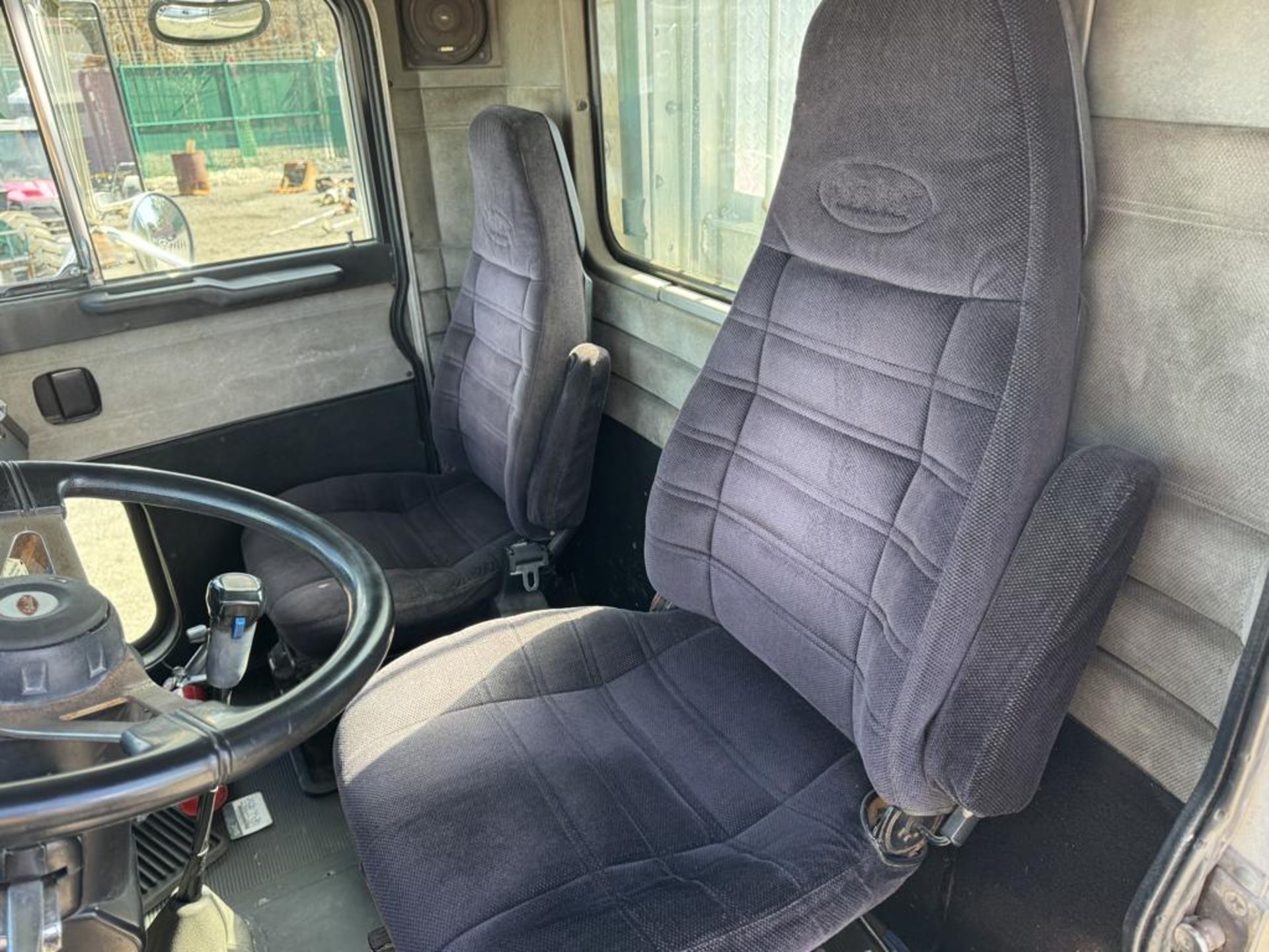 1988 Peterbilt 379 Day Cab Tandem - Image 44 of 46
