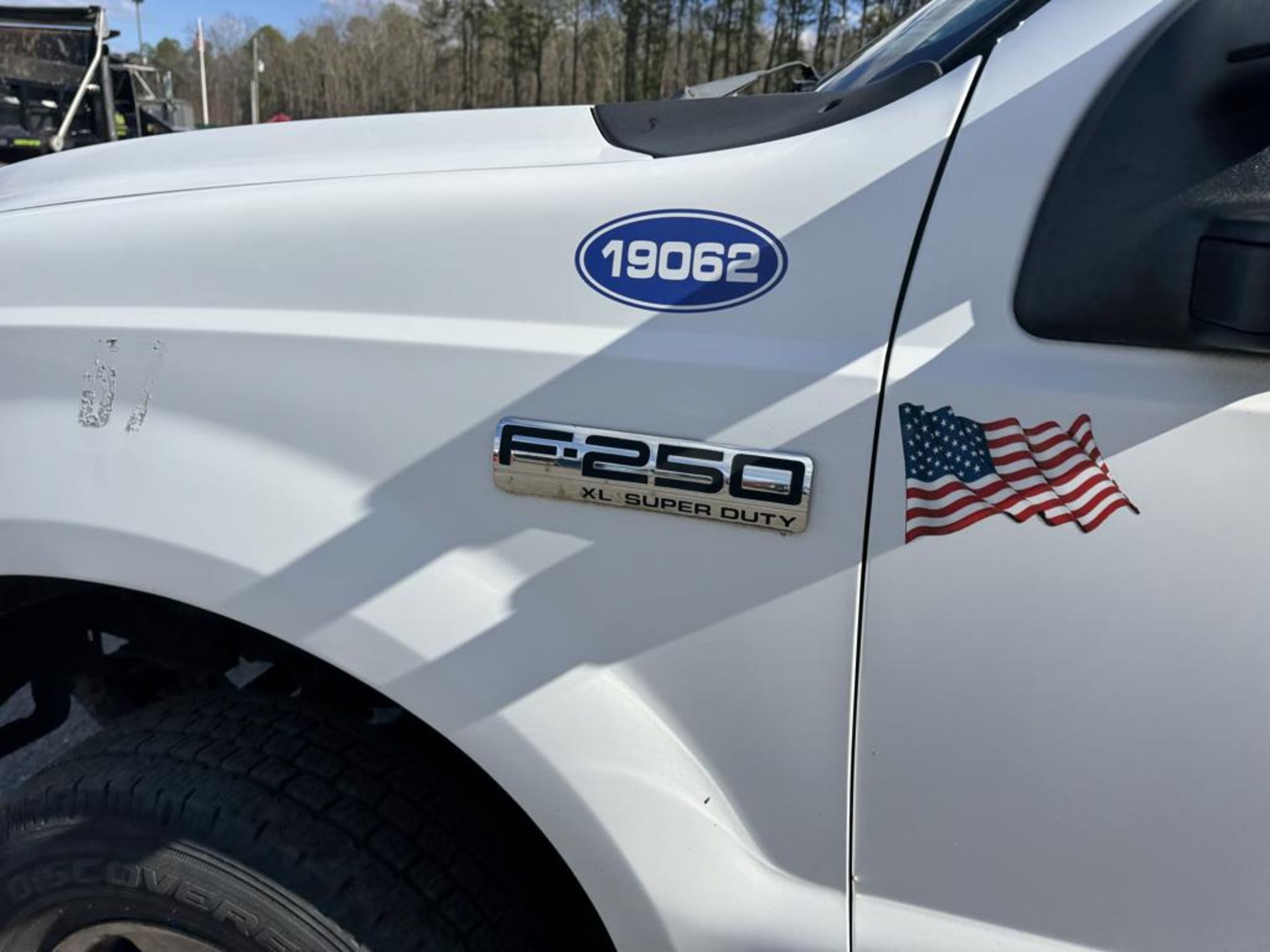2006 Ford F-250 Utility Truck 4x4 w/ Liftgate - Image 11 of 21