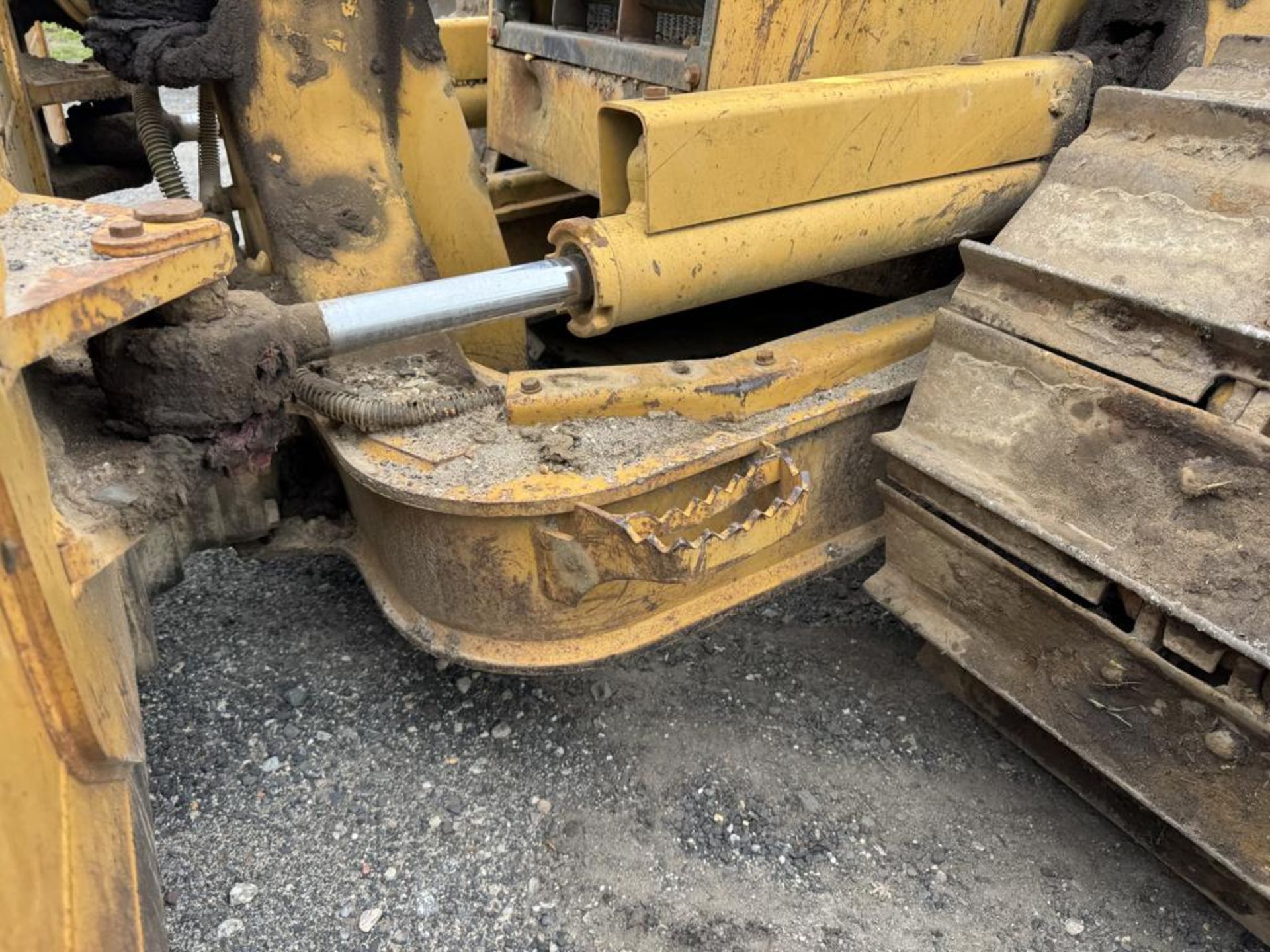 Caterpillar D4G LGP Crawler Dozer - Image 19 of 38