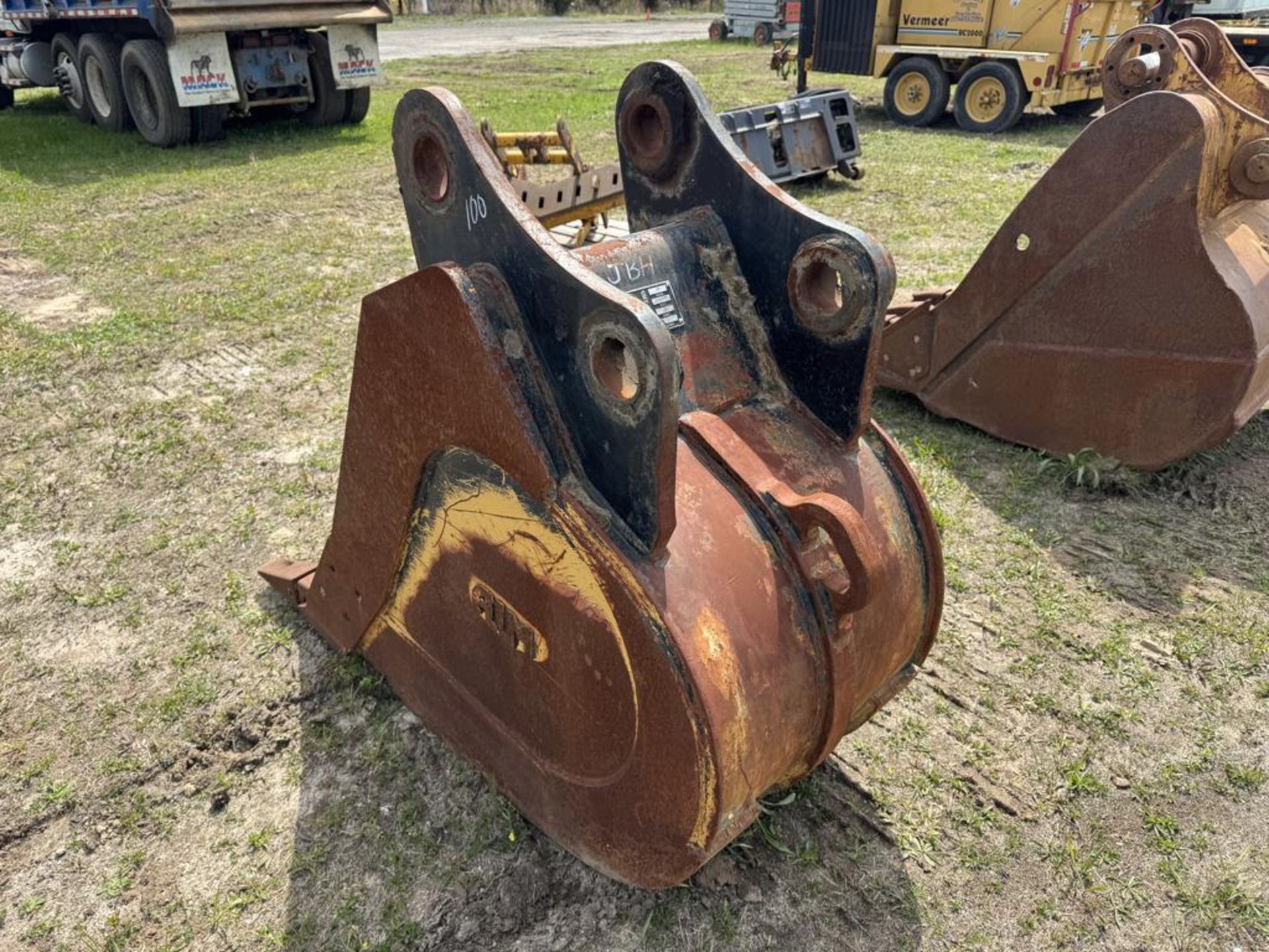 AIM John Deere 230 30" Excavator Bucket - Image 4 of 6