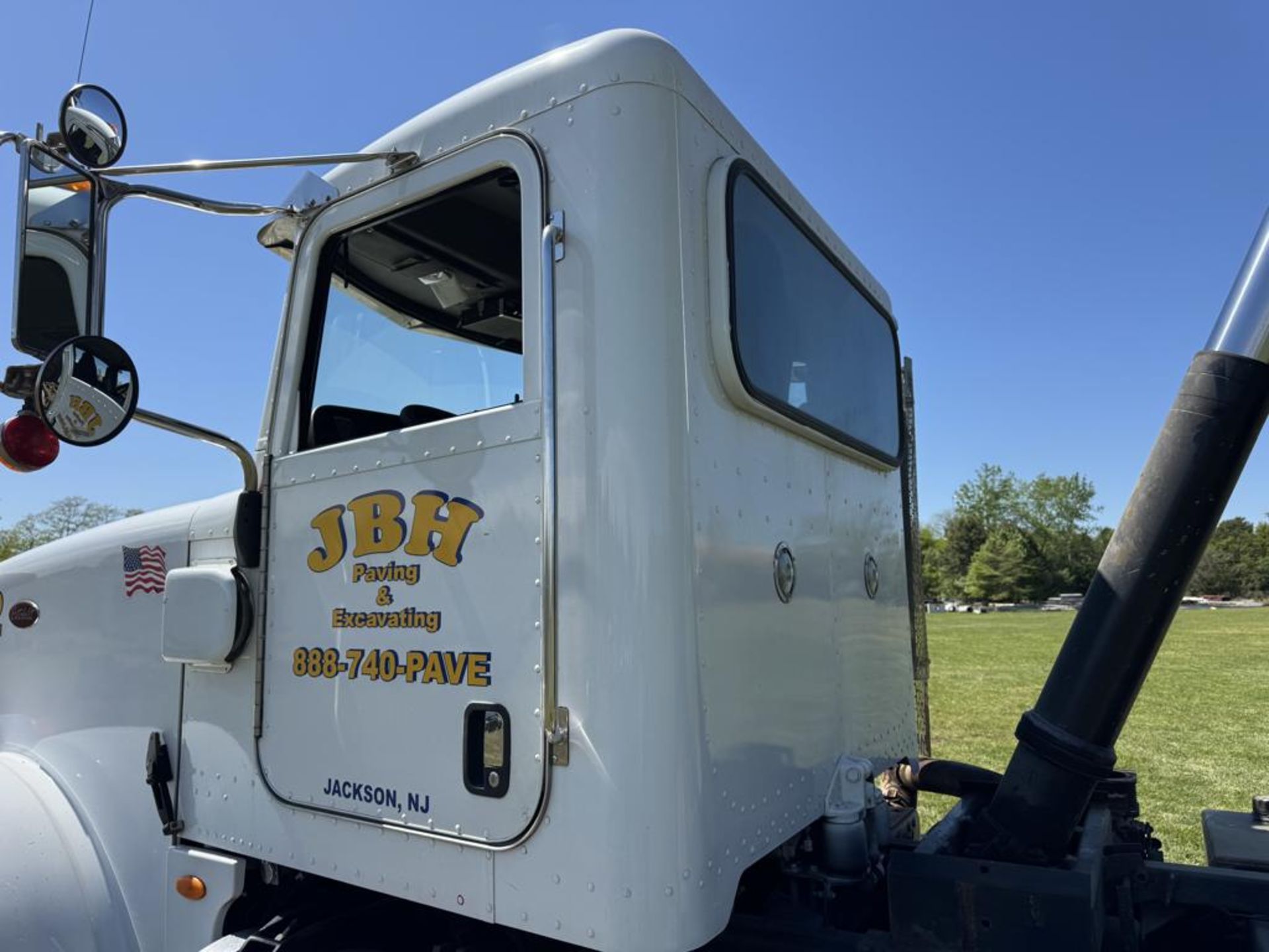 2016 Peterbilt 367 Tri-Axle Dump - Image 43 of 54