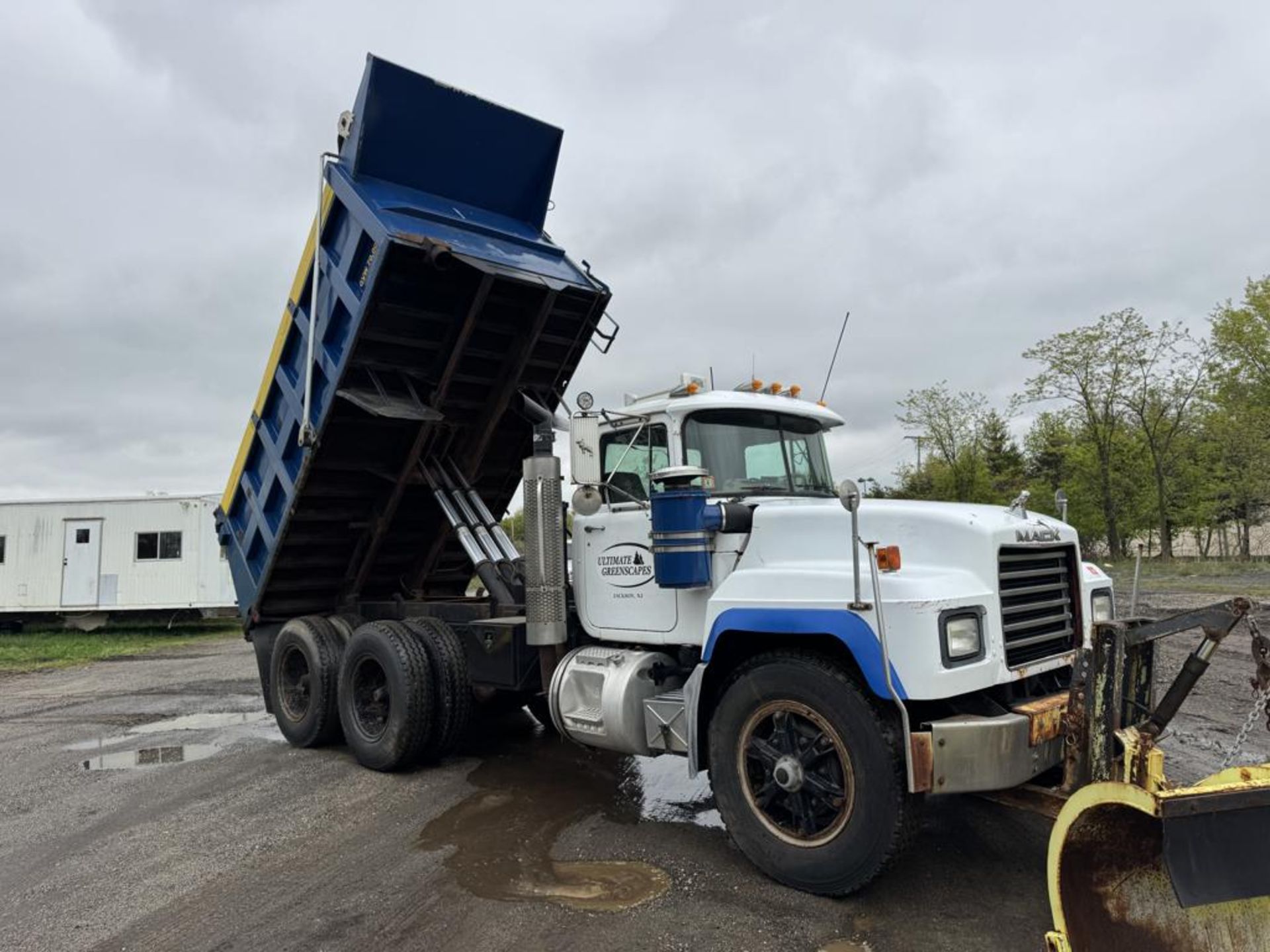 2002 Mack RD688SX Tandem Dump - Image 28 of 47