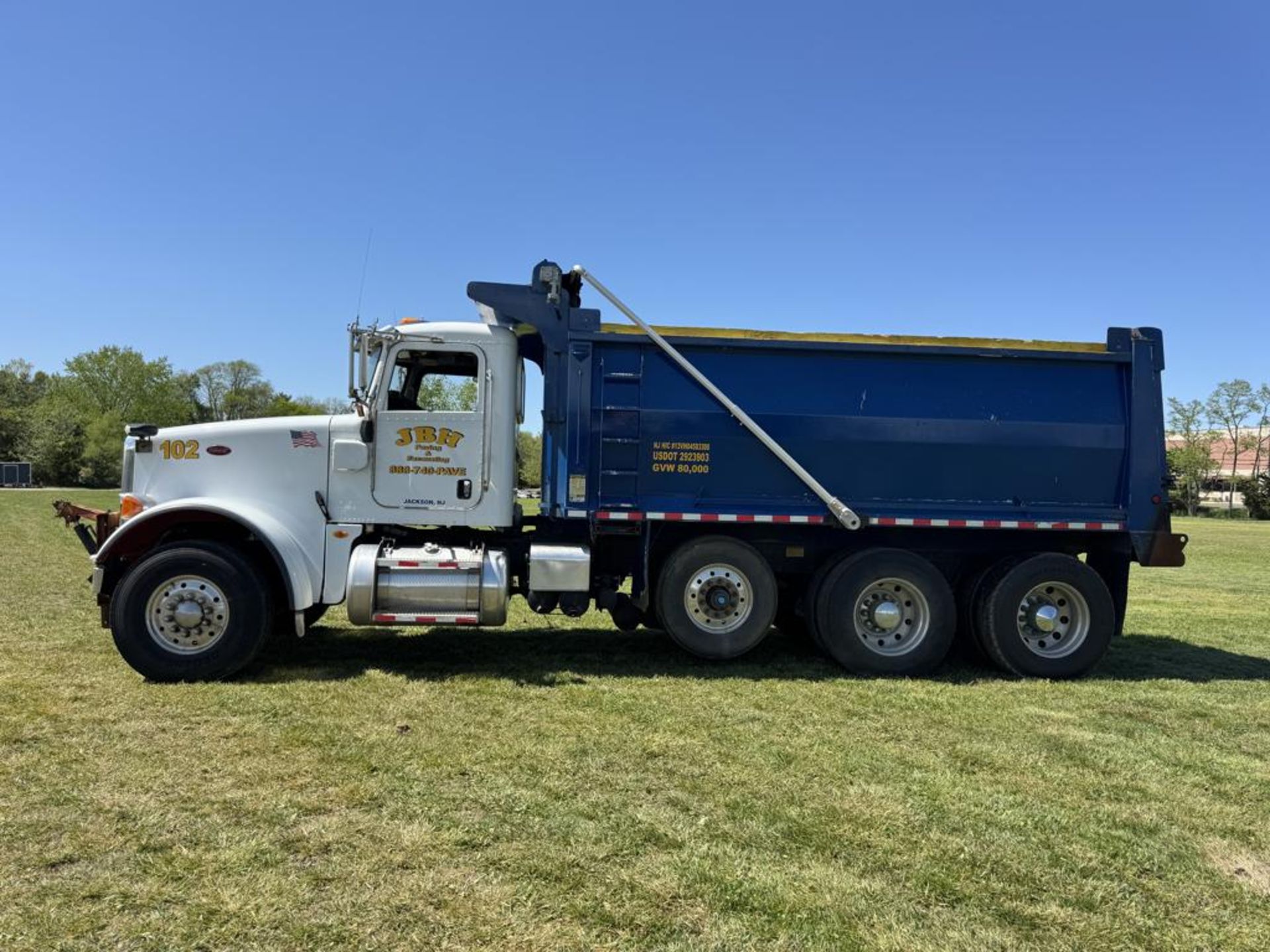 2016 Peterbilt 367 Tri-Axle Dump - Image 11 of 54