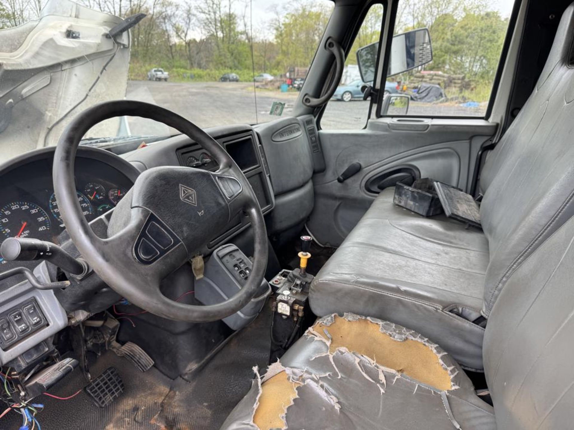 2006 International 4400 Single Axle Dump - Image 18 of 21