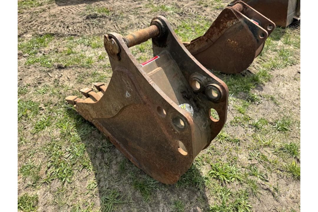 12" Backhoe Bucket - Image 3 of 4