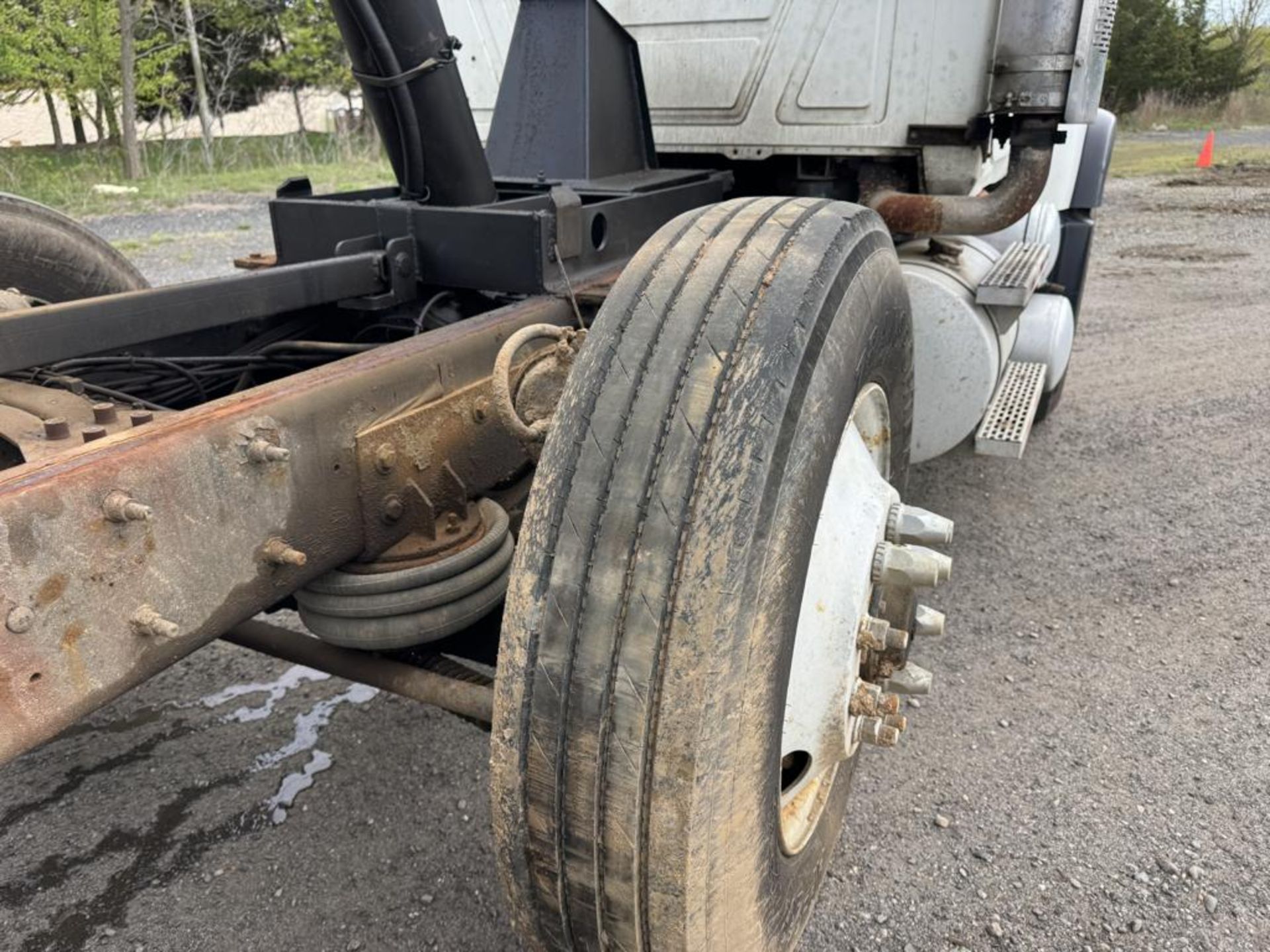 2006 Mack Granite Tri-Axle Dump - Image 29 of 44