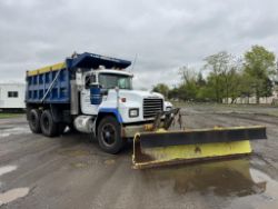 2002 Mack RD688SX Tandem Dump