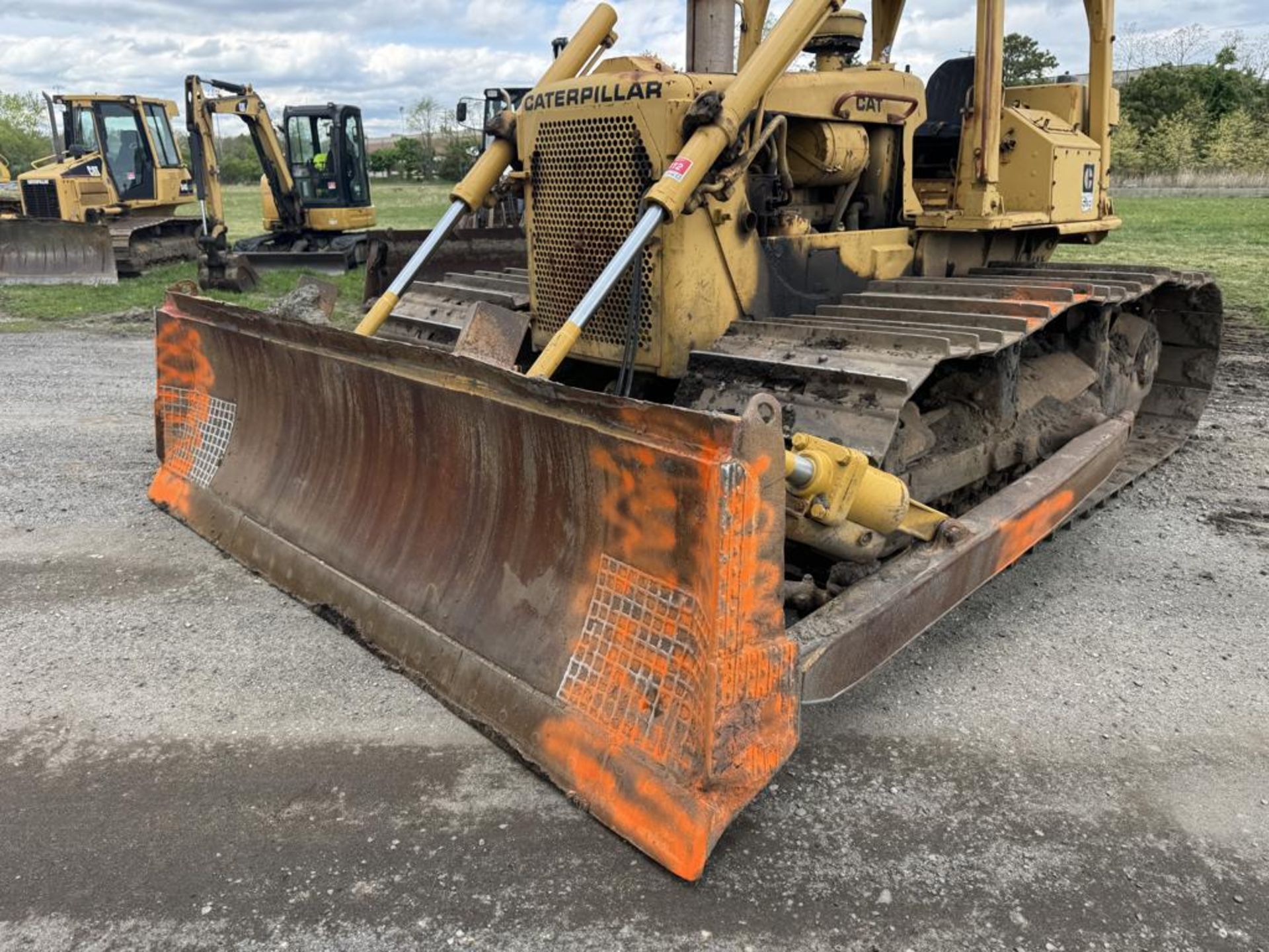 Caterpillar D6D Crawler Dozer - Image 10 of 33
