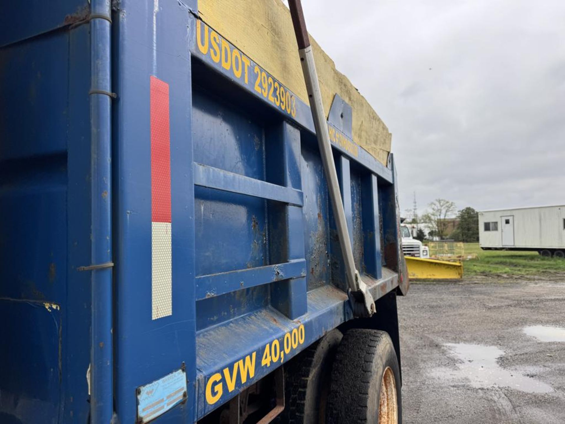2006 International 4400 Single Axle Dump - Image 13 of 21