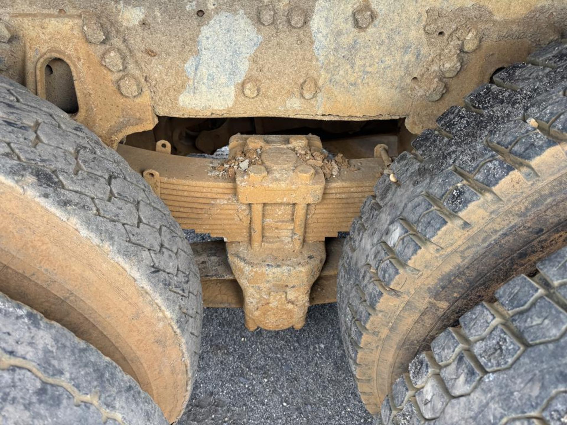 1986 Ford LTL 9000 Tandem Dump - Image 25 of 38
