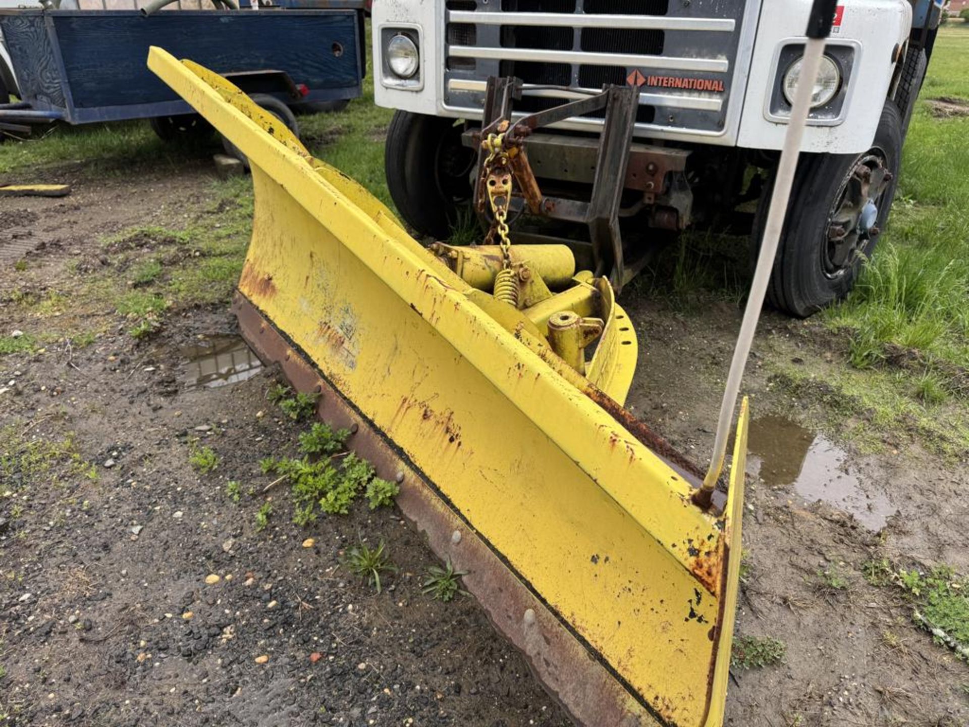 1989 International S1900 Single Axle Dump - Image 10 of 19