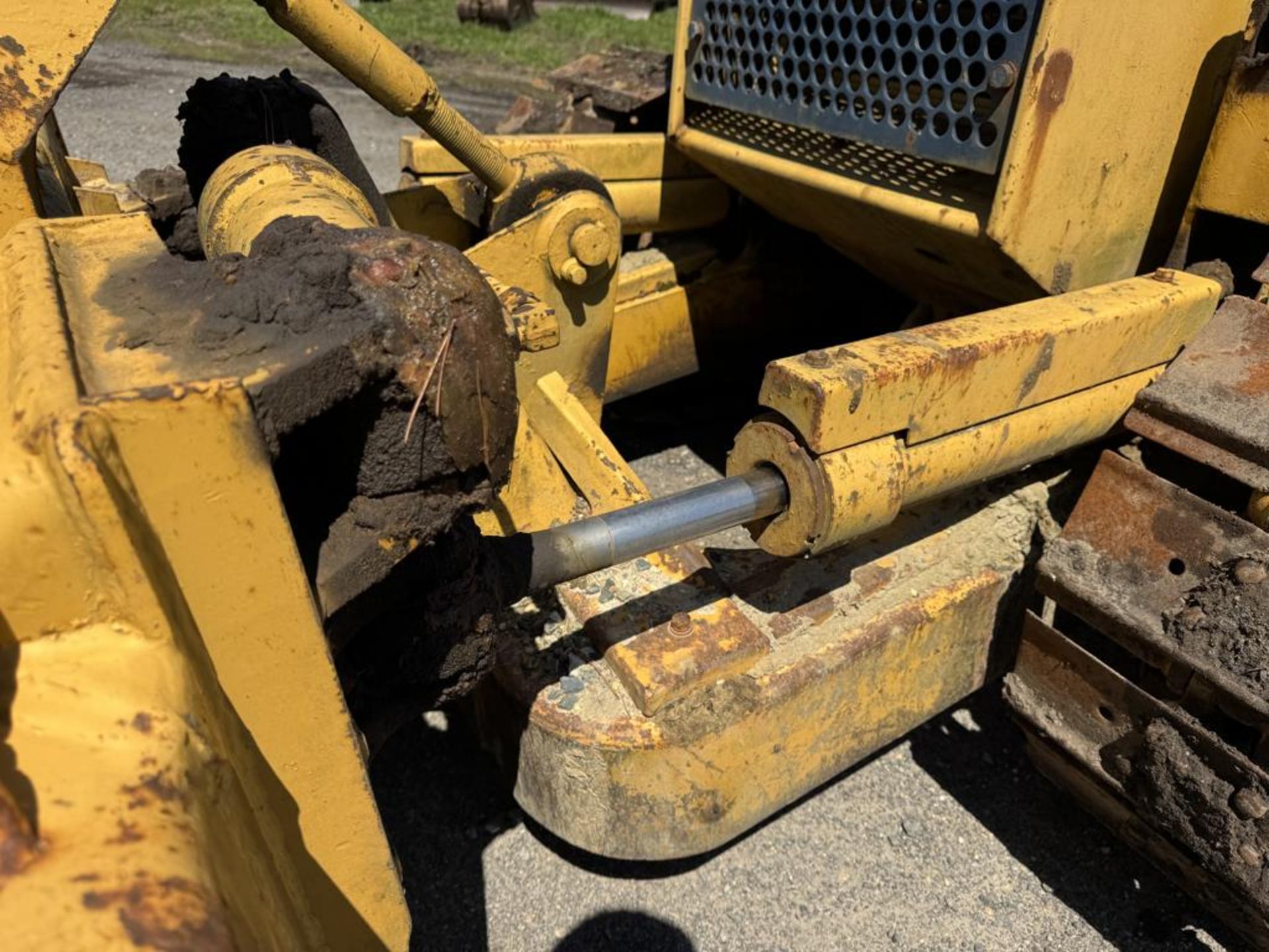 Komatsu D31A-17 Crawler Dozer - Image 11 of 27