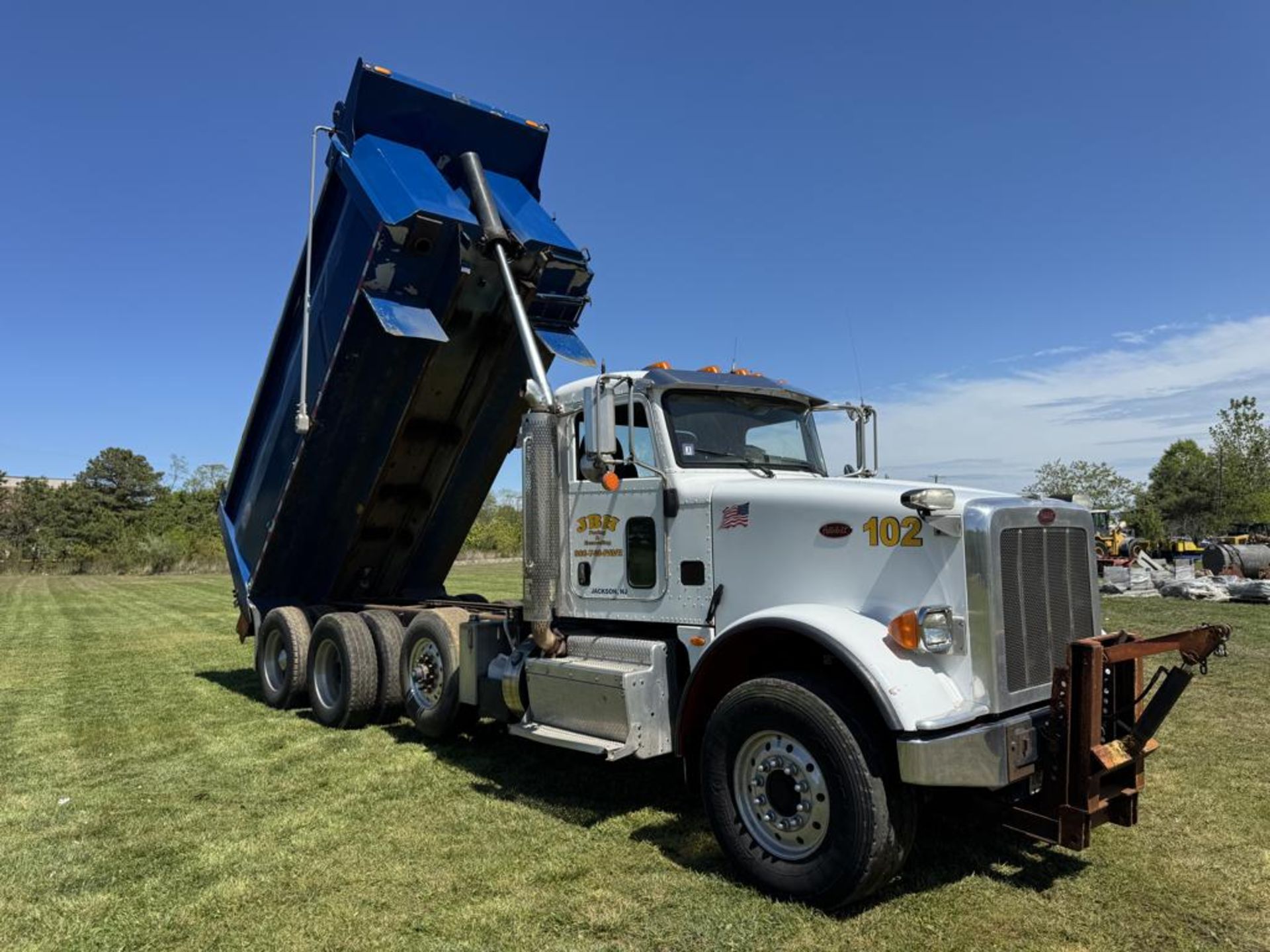 2016 Peterbilt 367 Tri-Axle Dump - Image 32 of 54