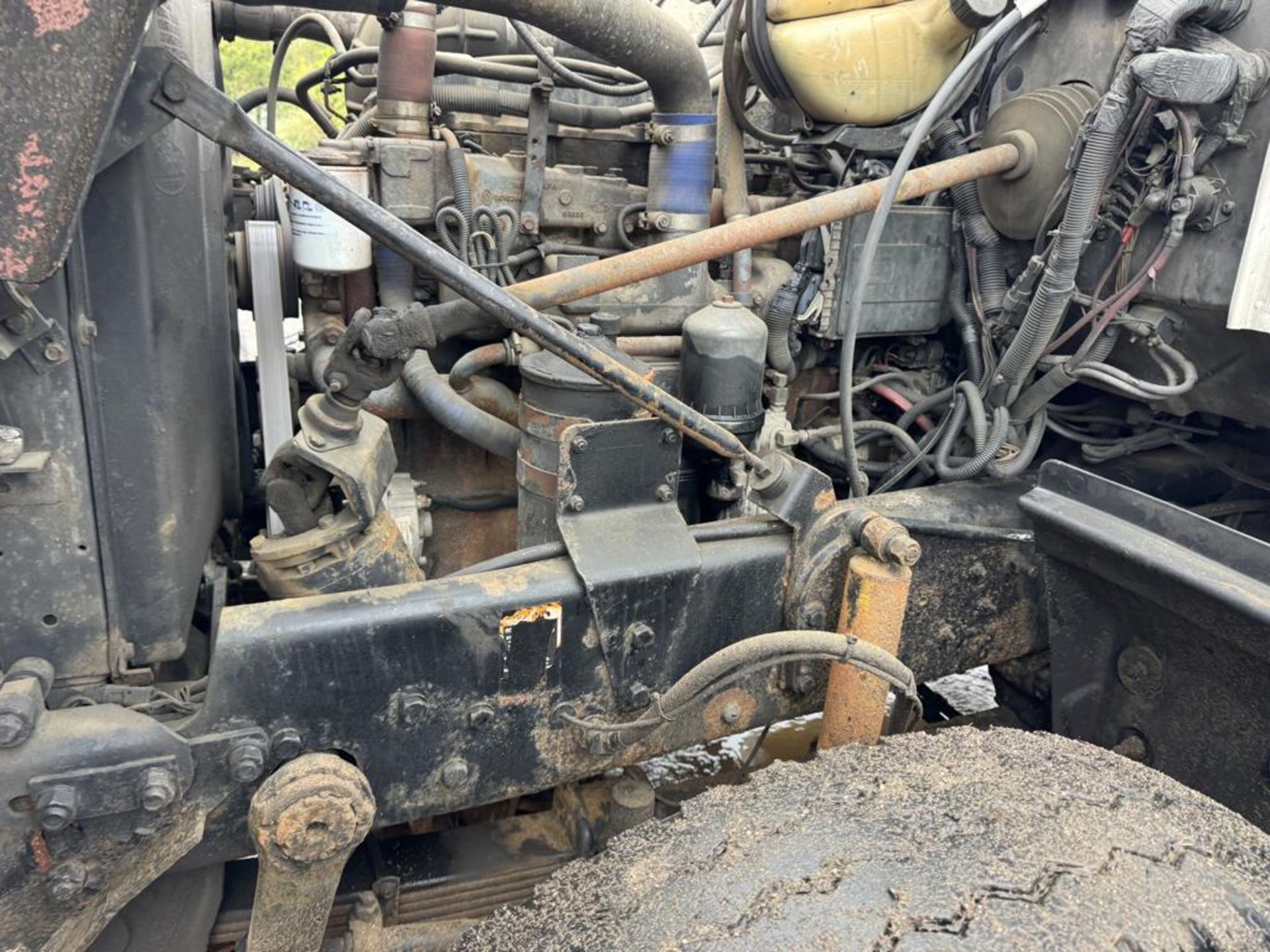 2002 Mack RD688SX Tandem Dump - Image 41 of 47