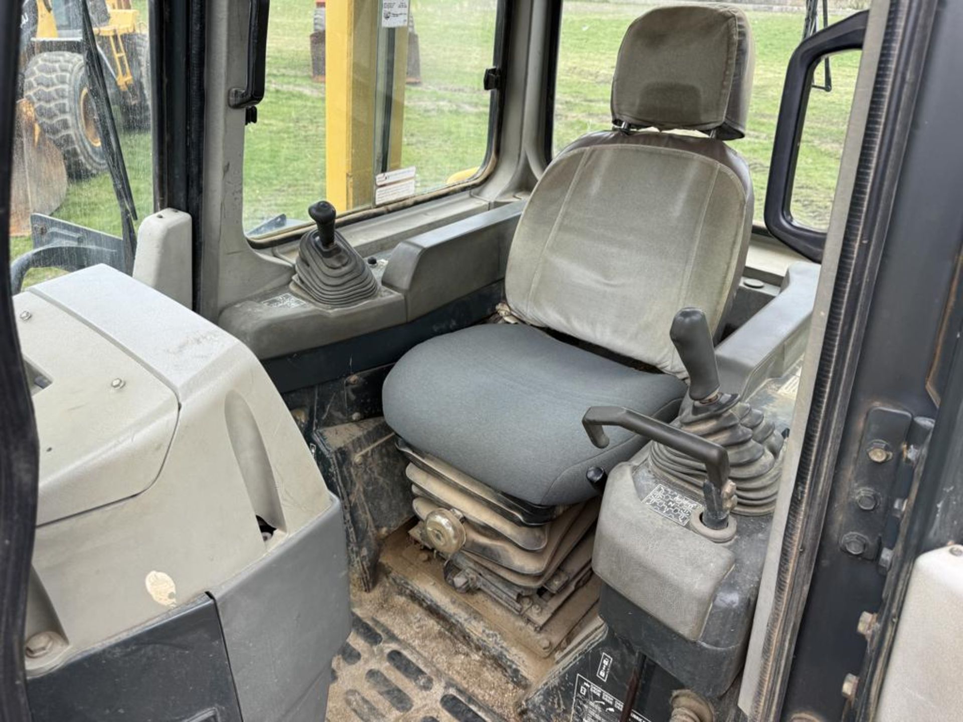 Komastu D65EX-12 Crawler Dozer - Image 34 of 41