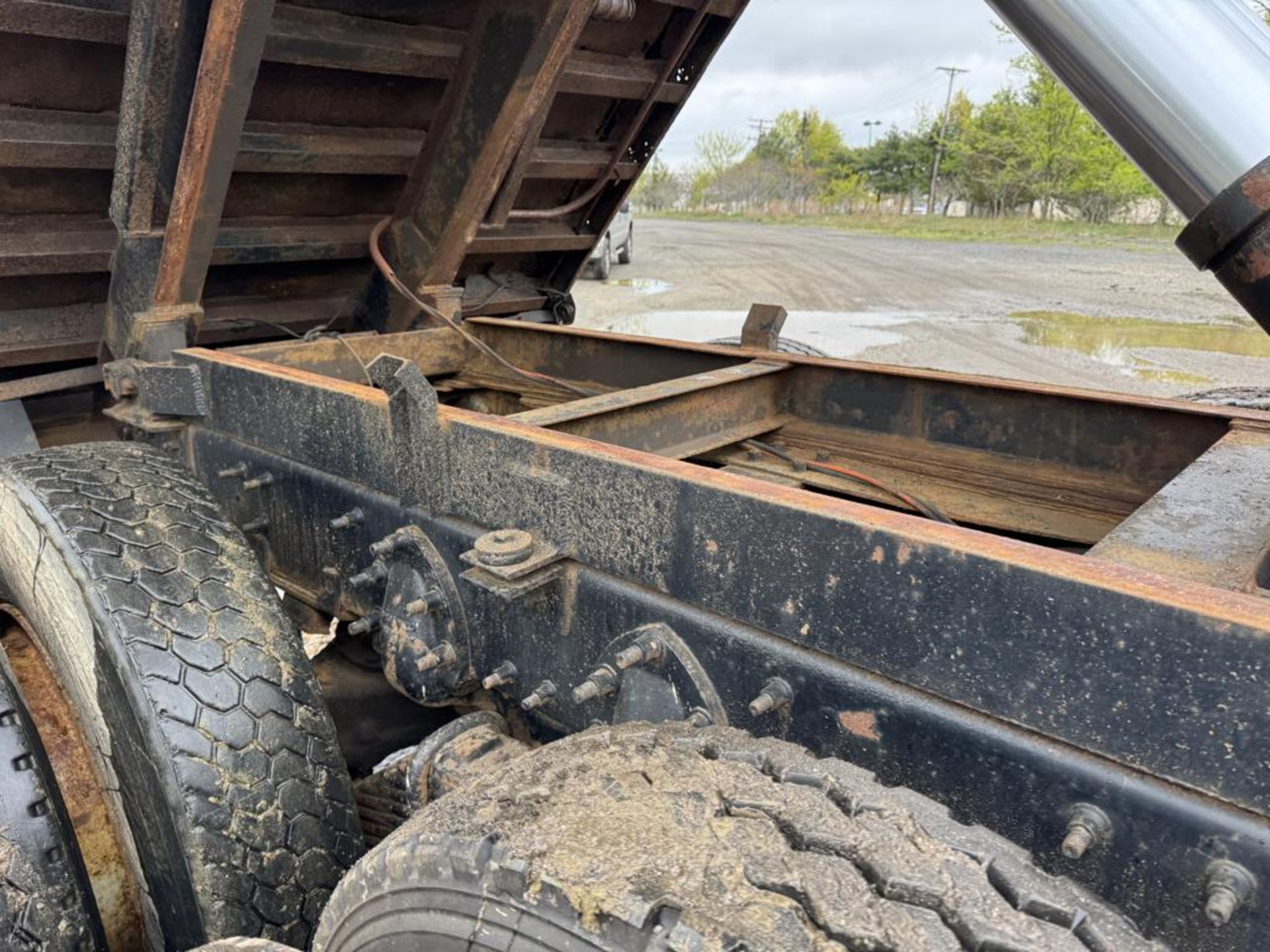 2002 Mack RD688SX Tandem Dump - Image 33 of 47
