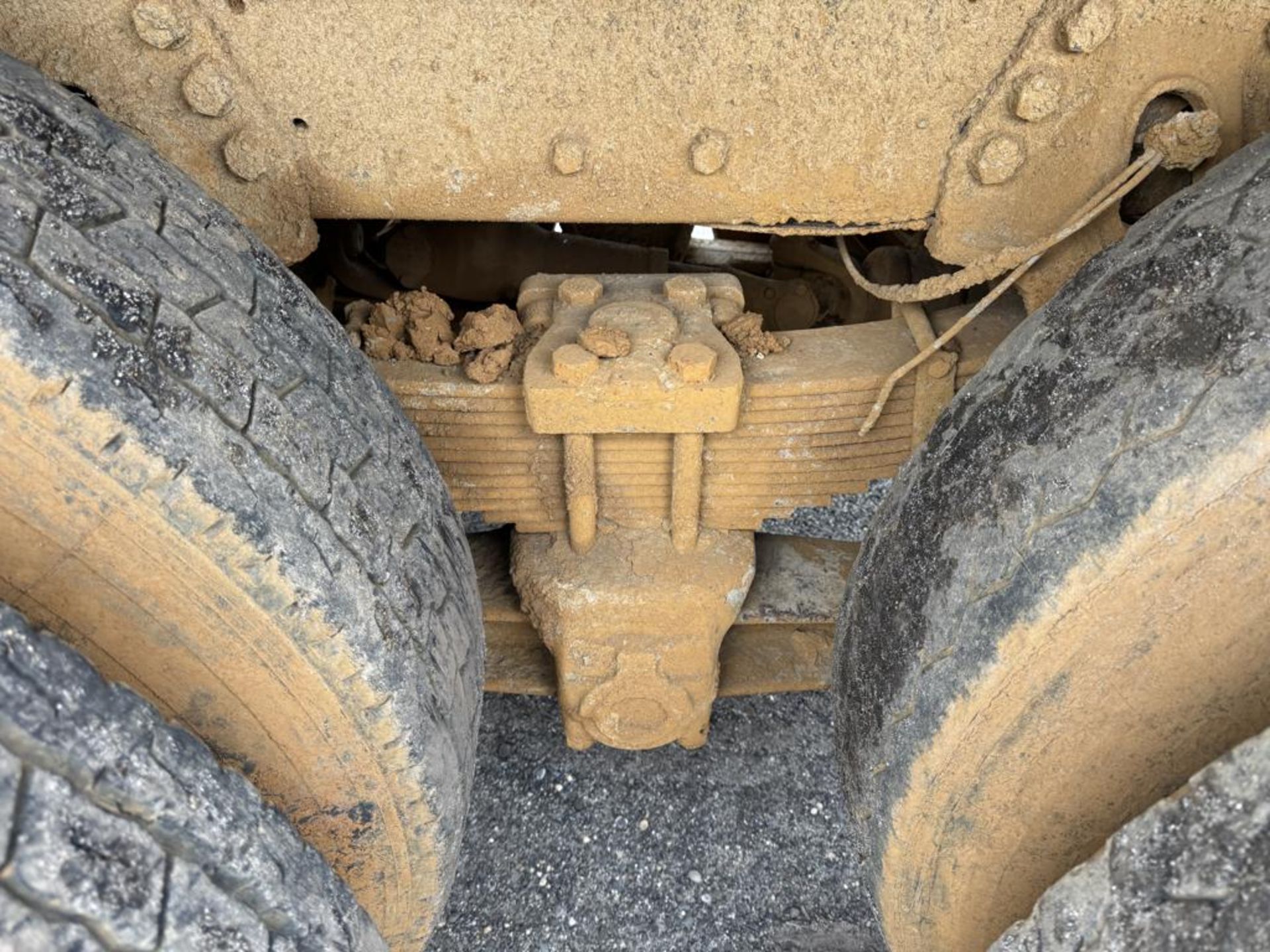 1986 Ford LTL 9000 Tandem Dump - Image 21 of 38