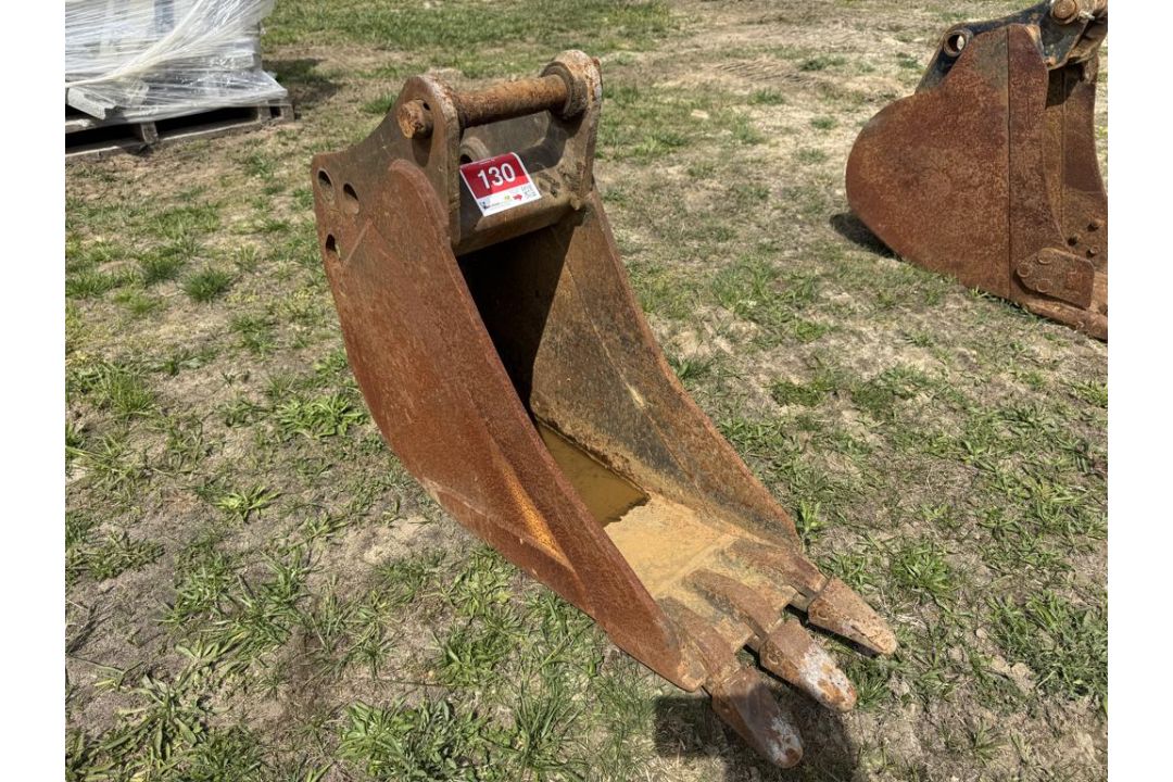 12" Backhoe Bucket - Image 1 of 4