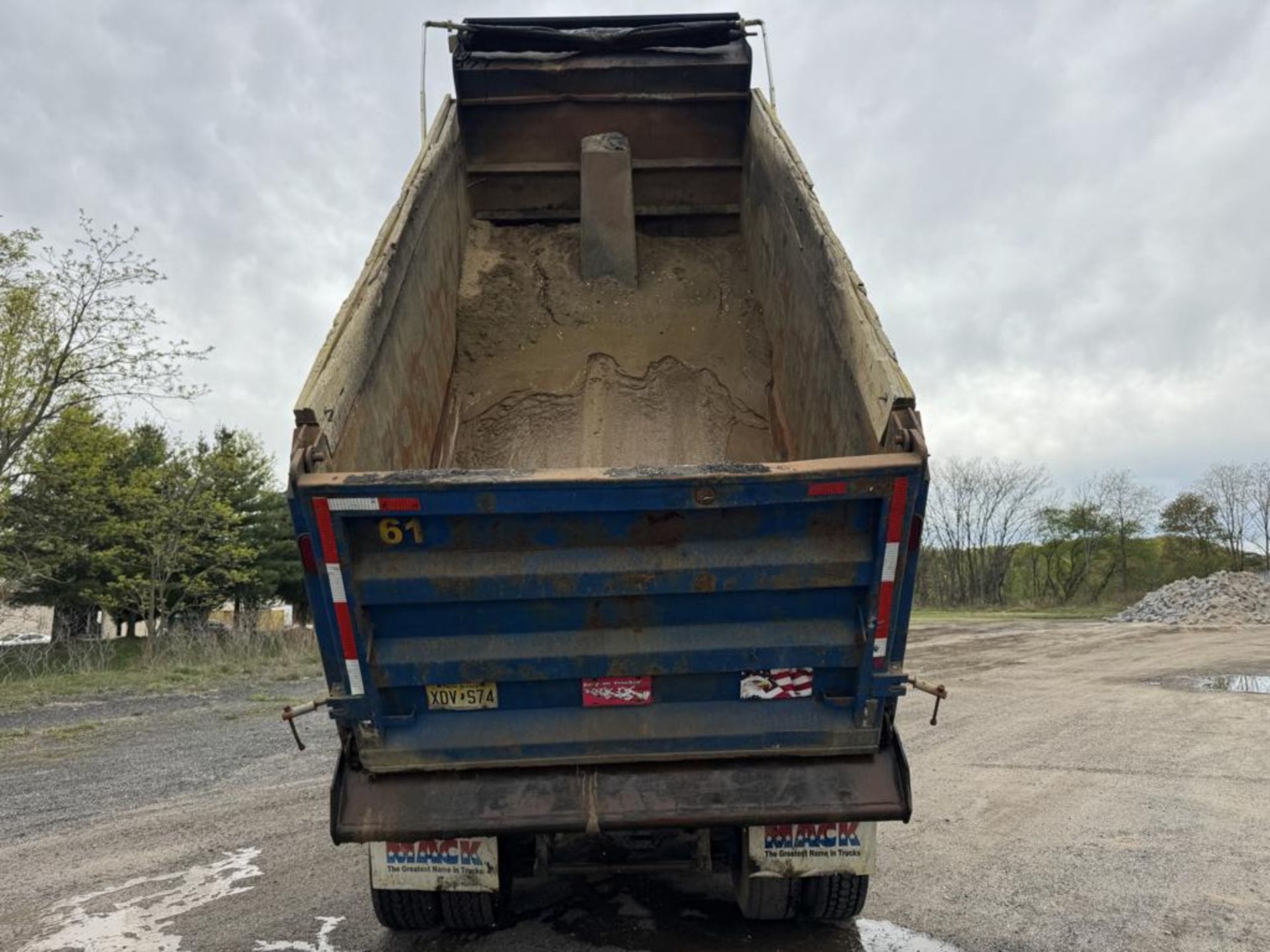 2006 Mack Granite Tri-Axle Dump - Image 10 of 44
