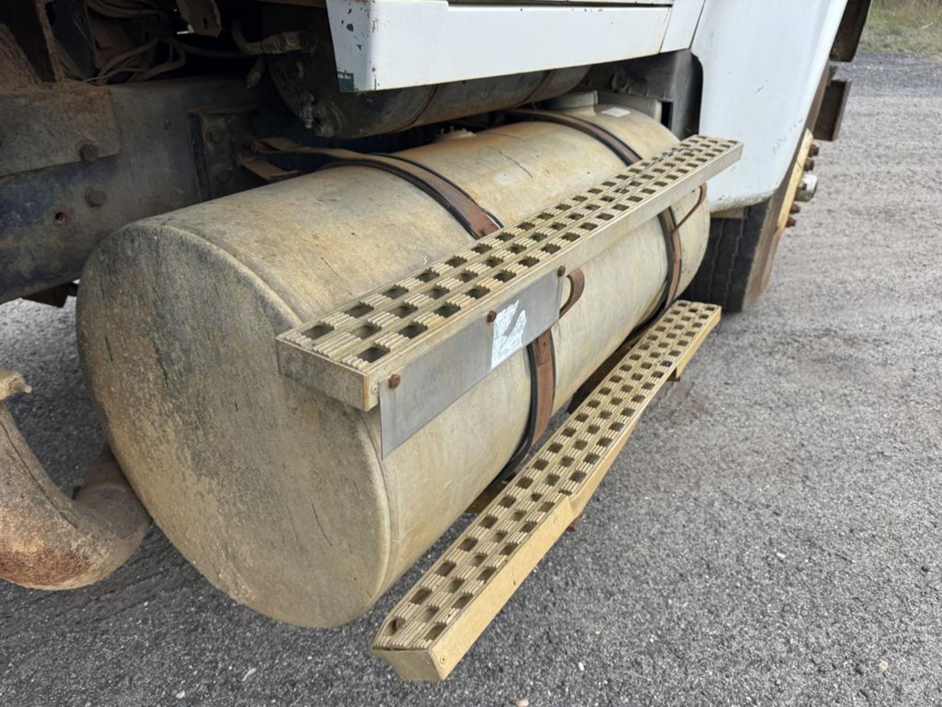 1986 Ford LTL 9000 Tandem Dump - Image 27 of 38