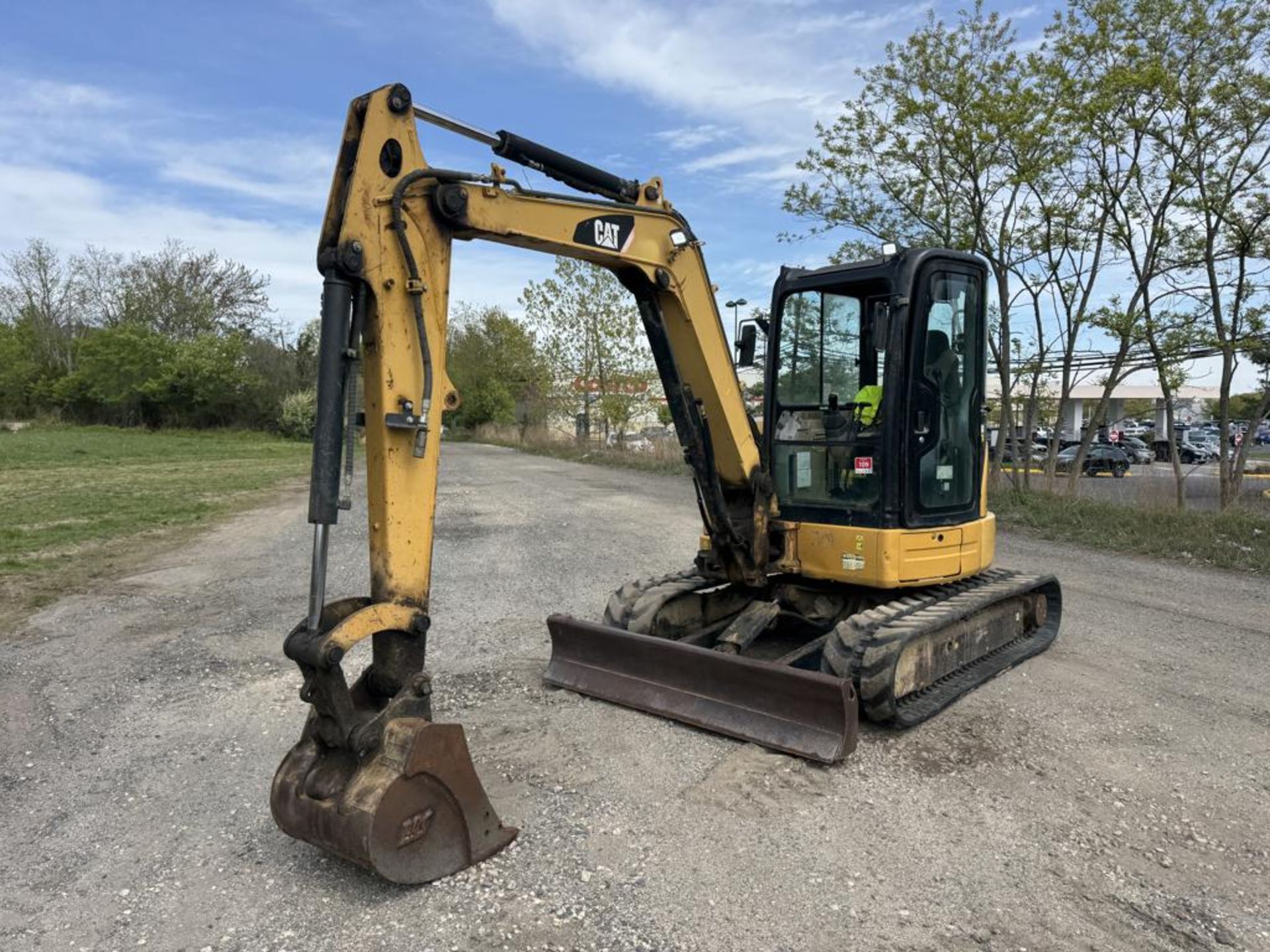 Caterpillar 305D-CR Tracked Excavator - Image 2 of 34