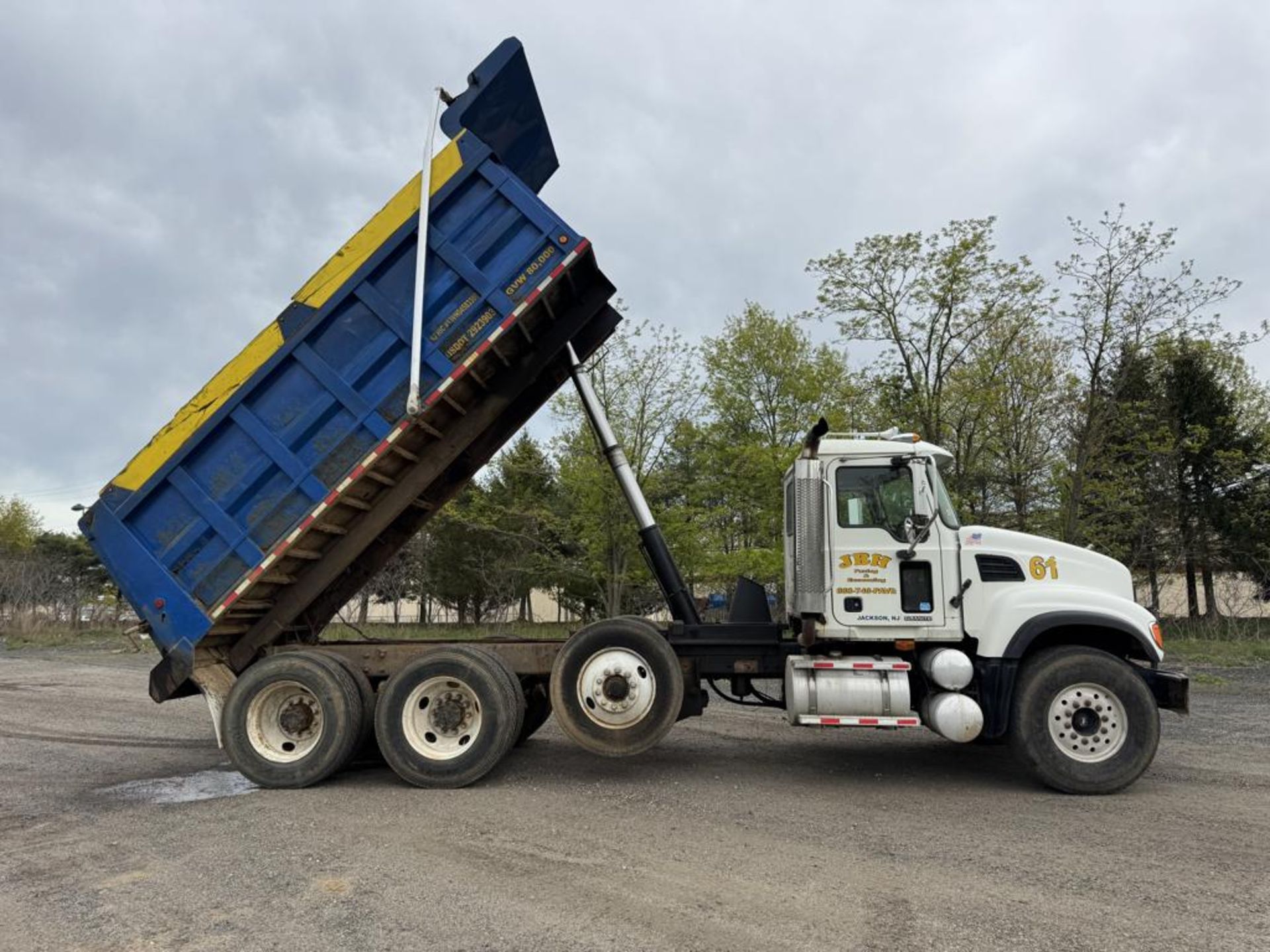 2006 Mack Granite Tri-Axle Dump - Image 7 of 44