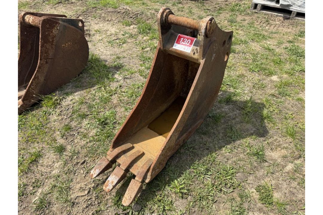 12" Backhoe Bucket - Image 2 of 4