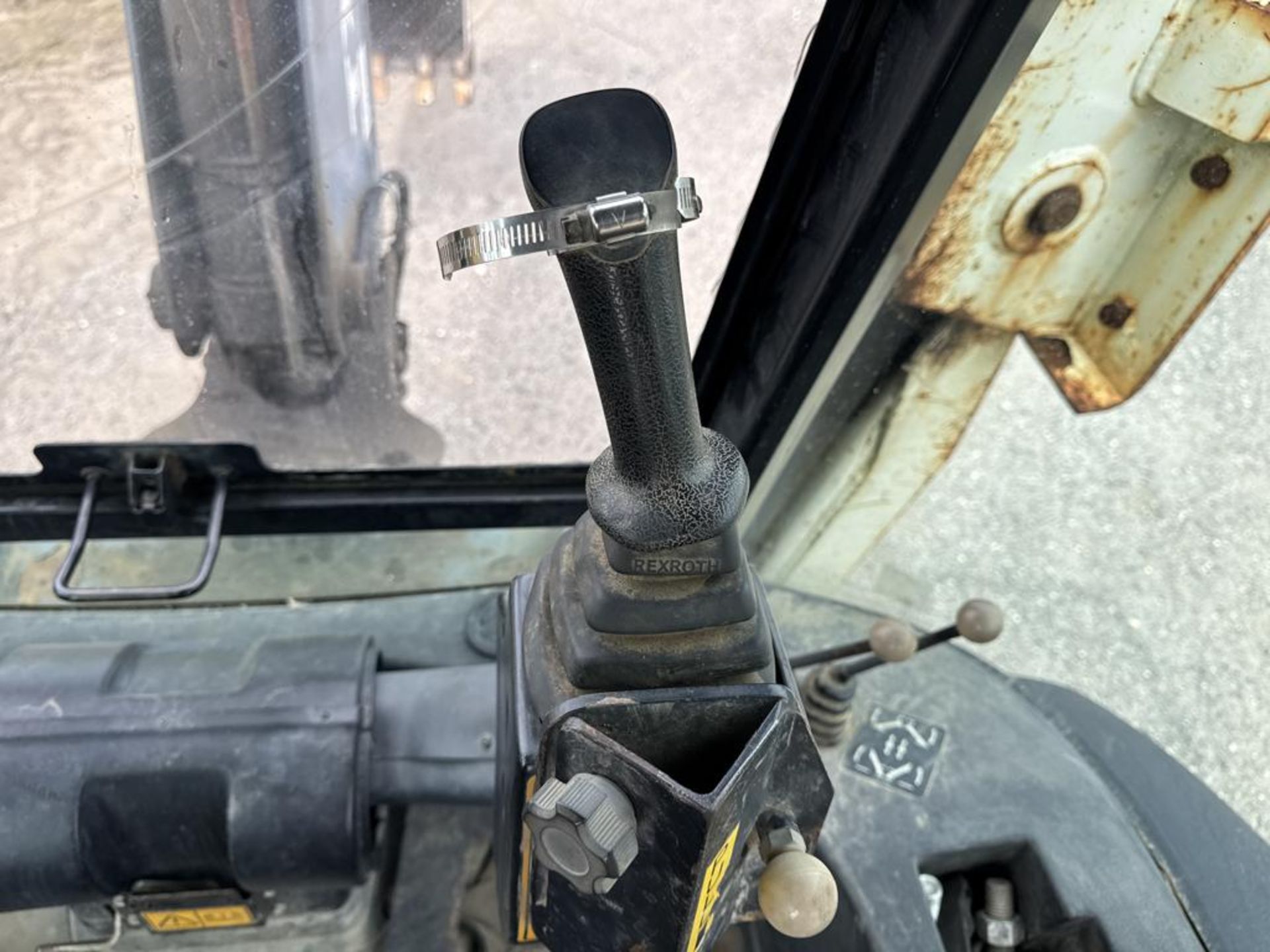 2009 Terex TX860B 4x4 Backhoe - Image 27 of 34