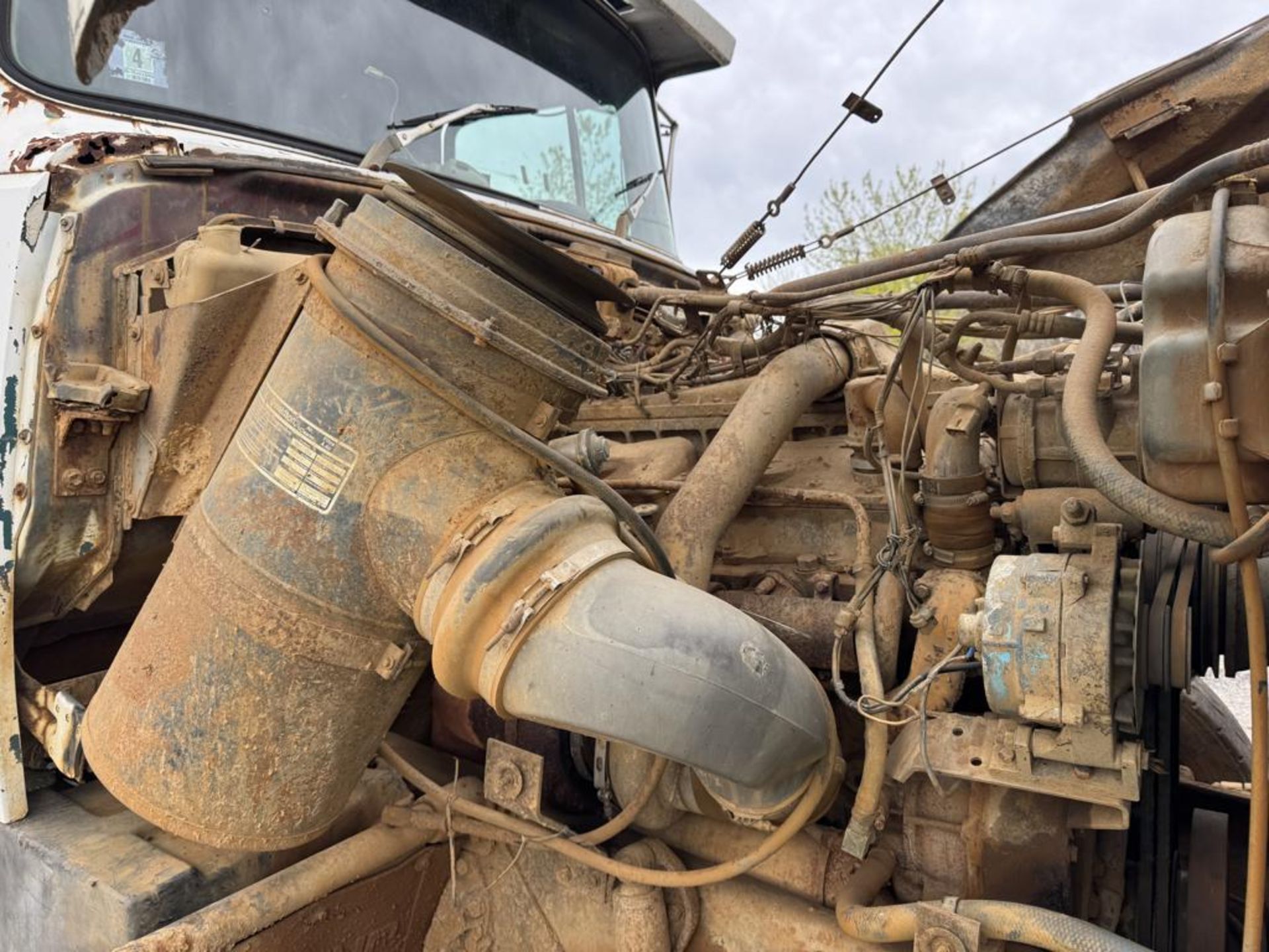 1986 Ford LTL 9000 Tandem Dump - Image 29 of 38