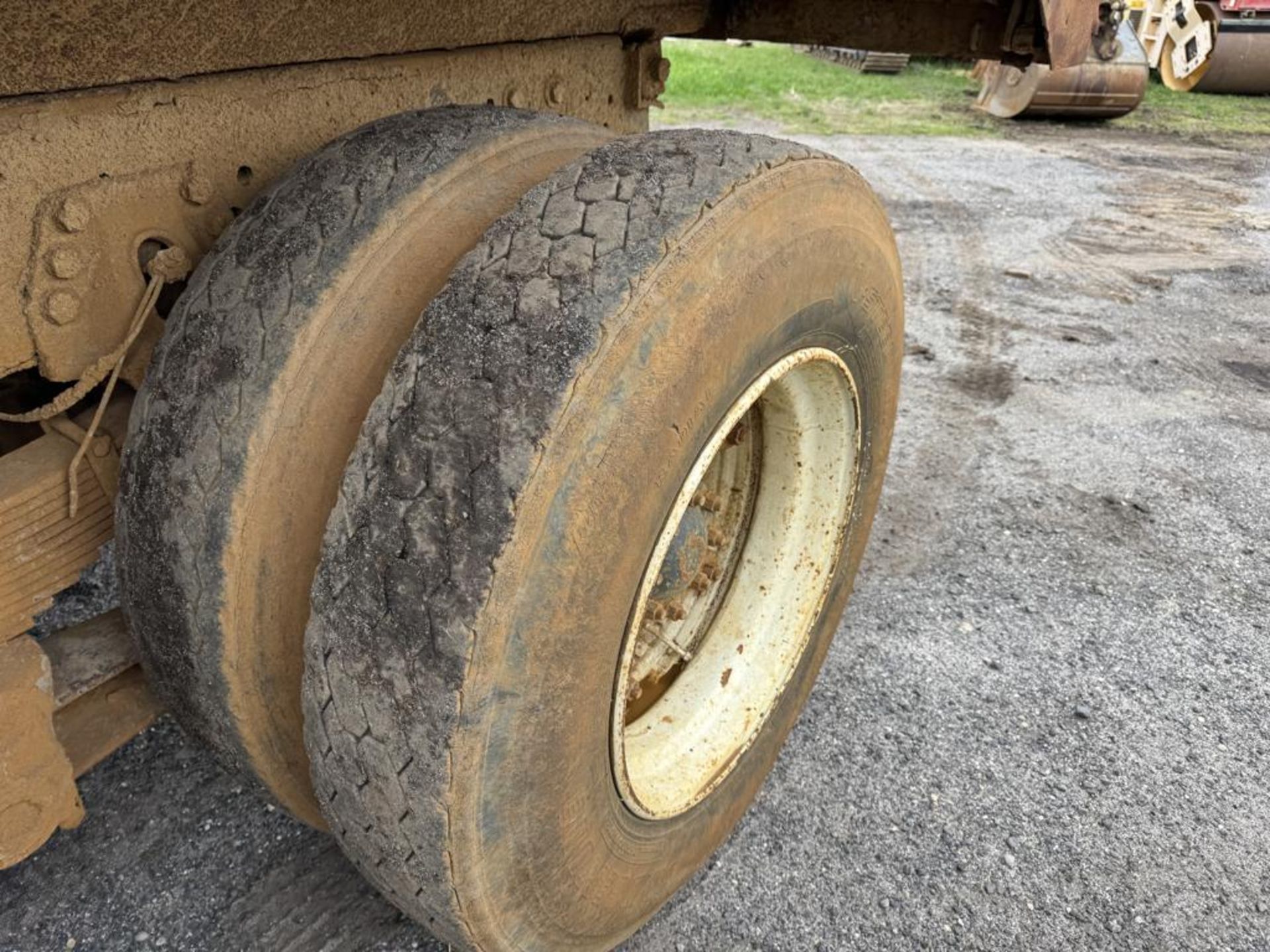 1986 Ford LTL 9000 Tandem Dump - Image 20 of 38