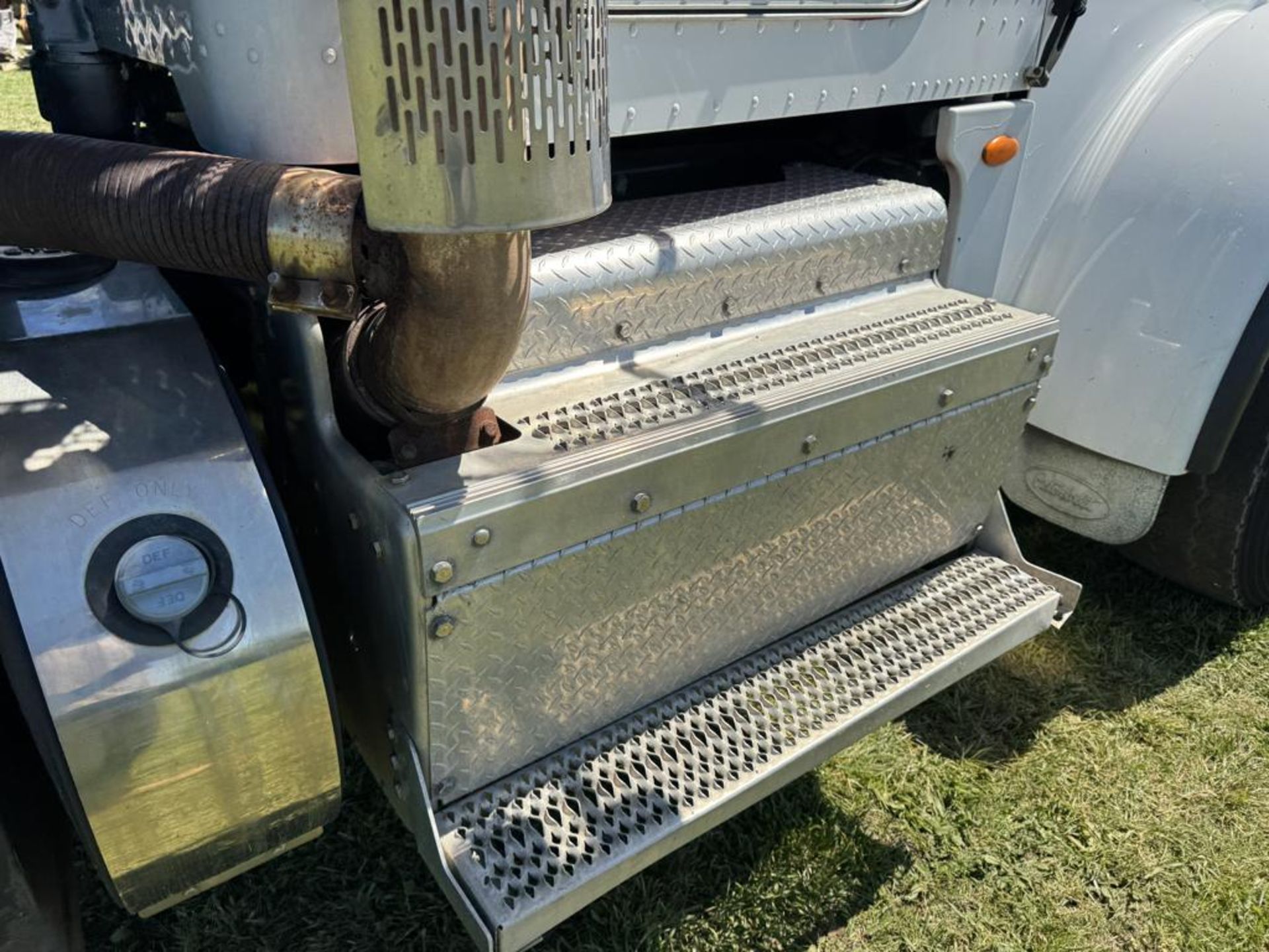 2016 Peterbilt 367 Tri-Axle Dump - Image 29 of 54