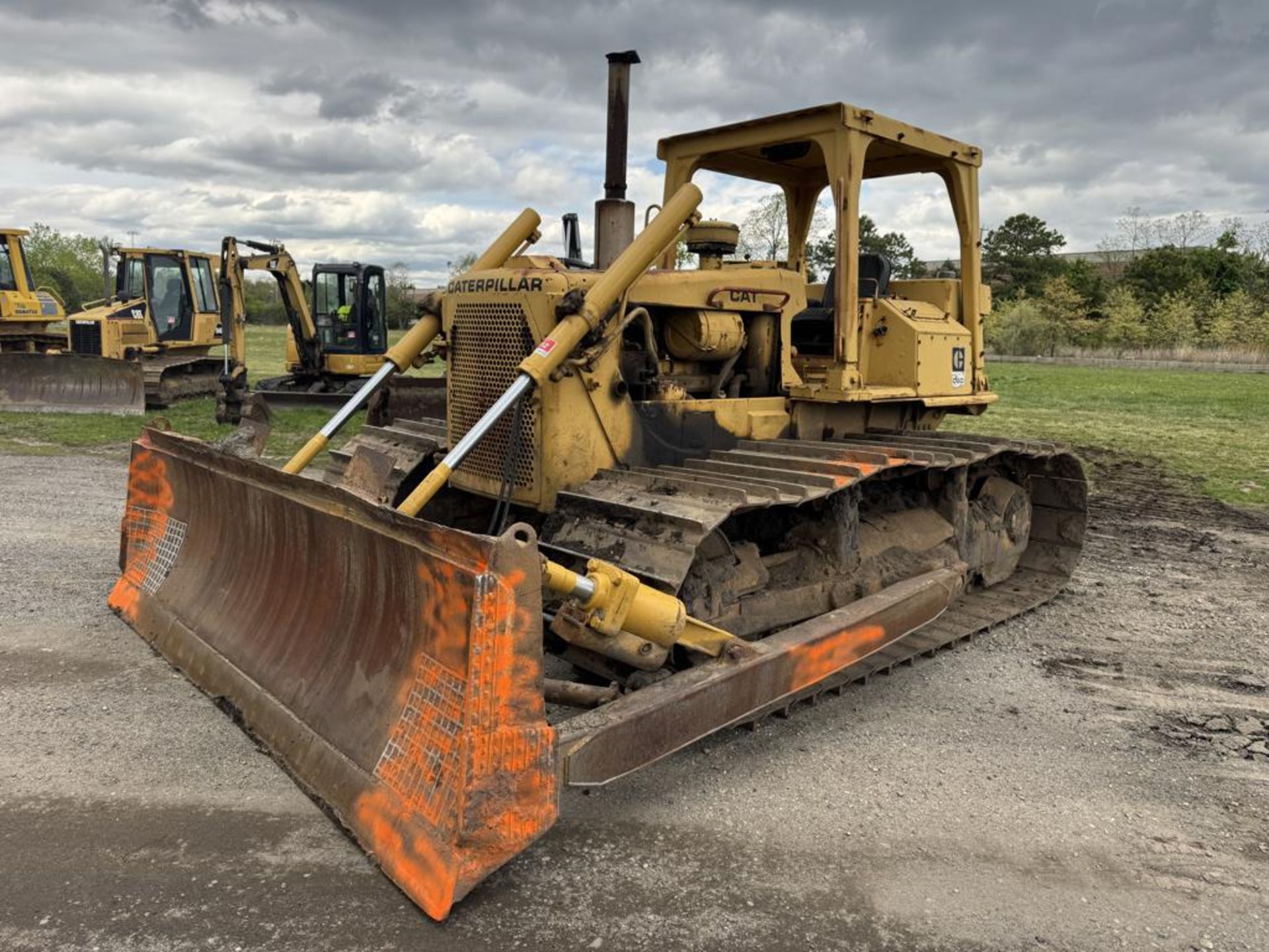 Caterpillar D6D Crawler Dozer - Image 9 of 33